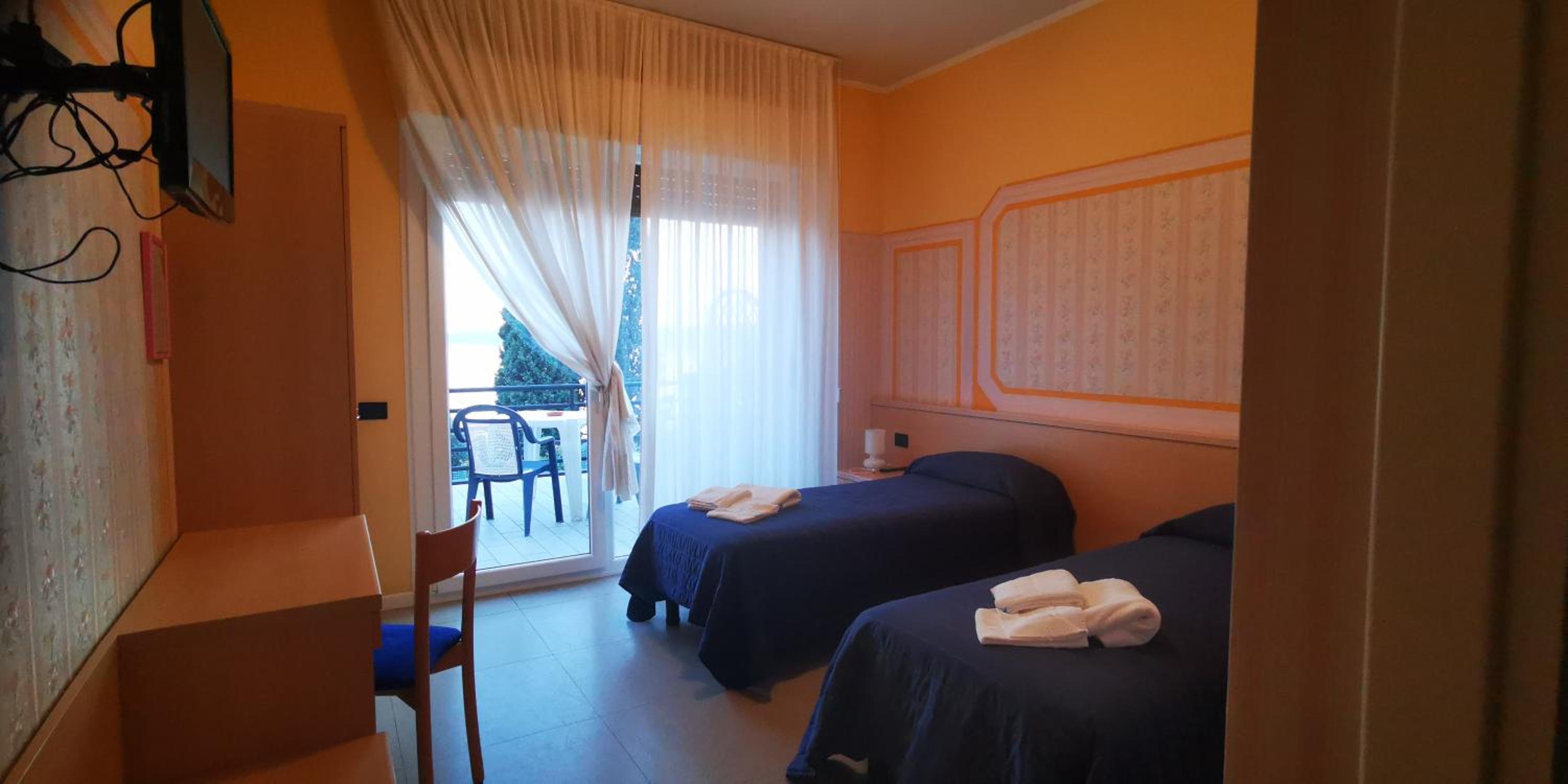Double or Twin Room photo 1