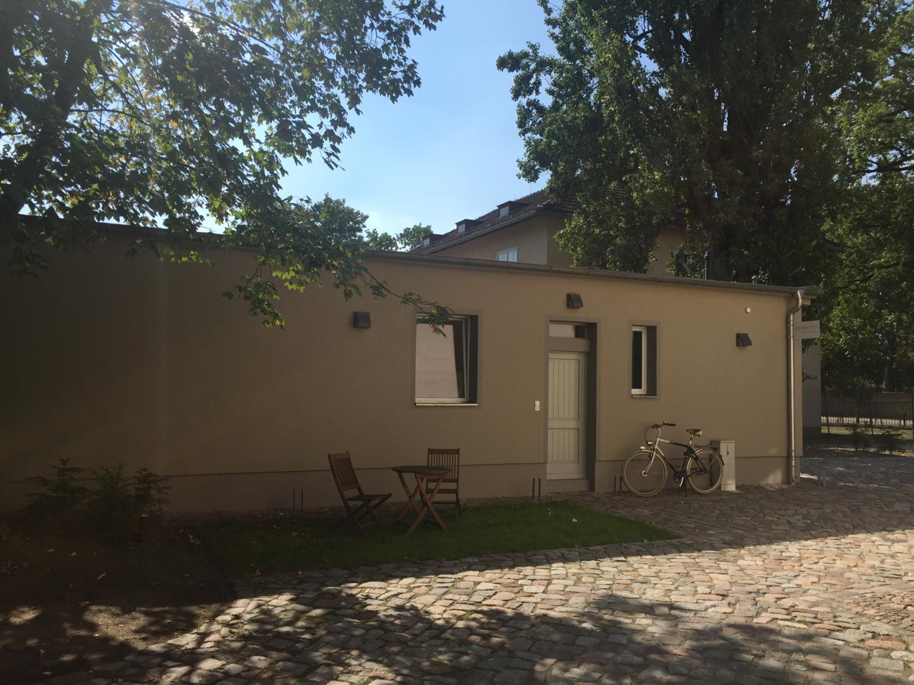 One-Bedroom House photo 1