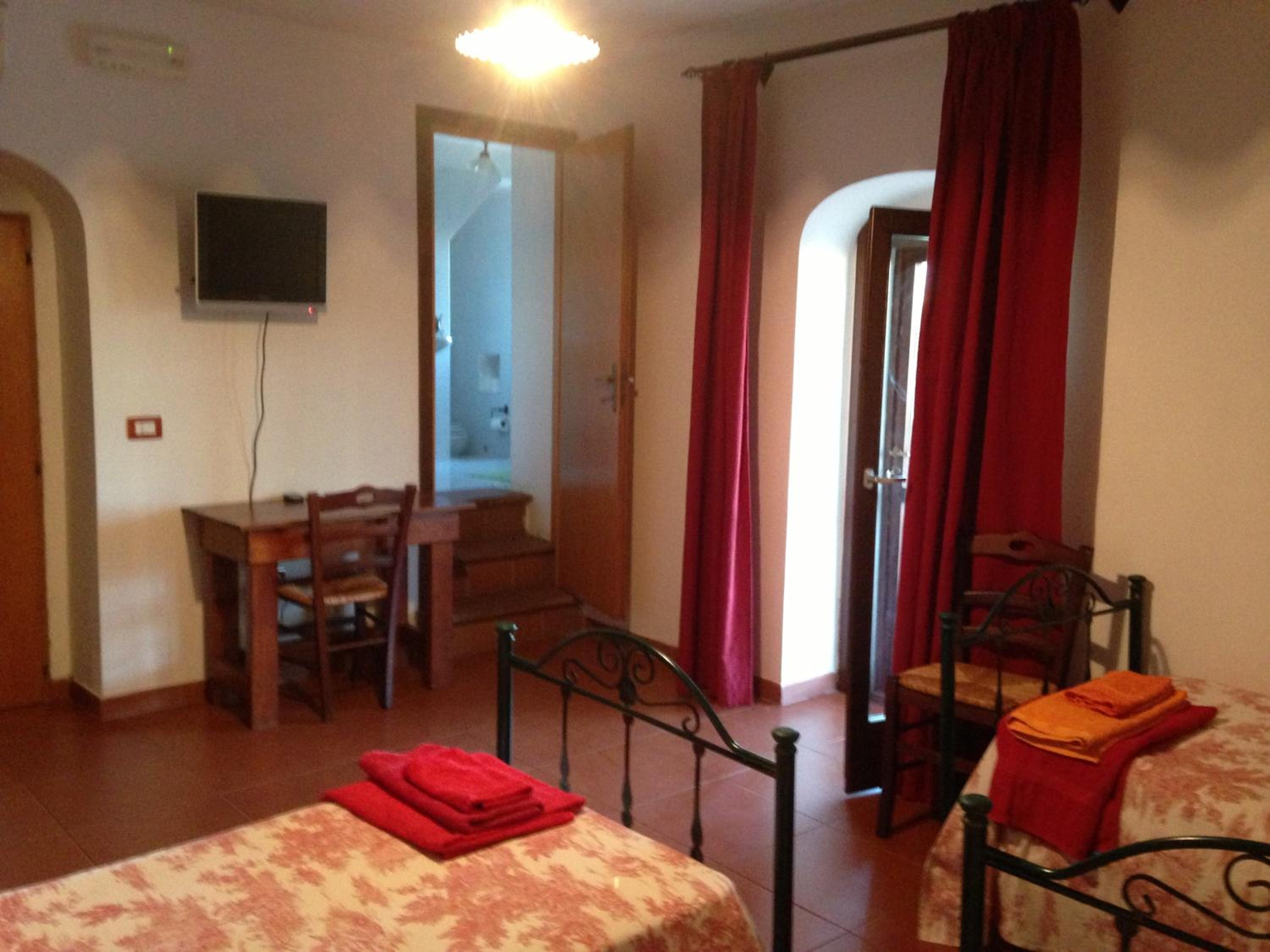 Single Room photo 3