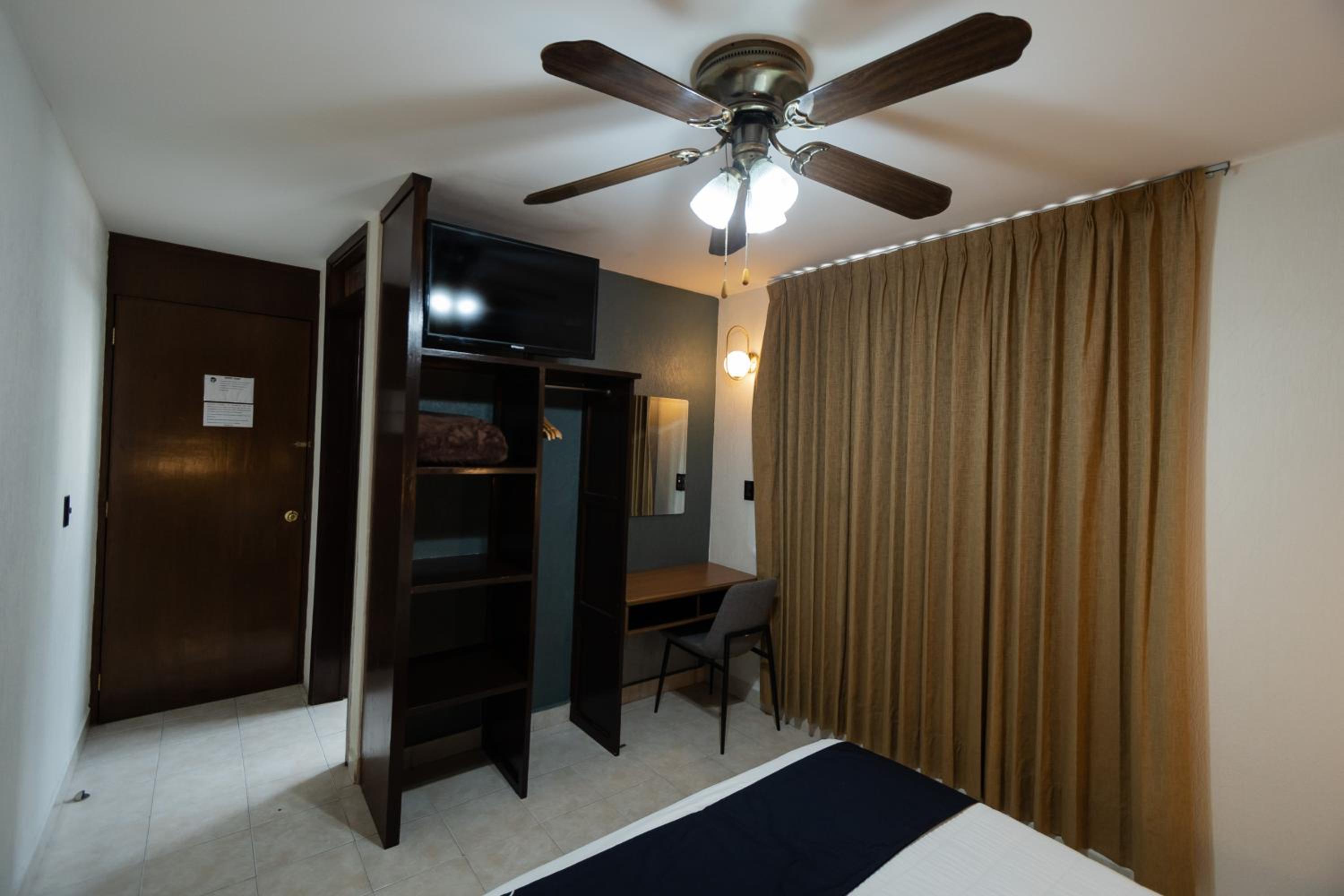 Standard Double Room - Photo 5