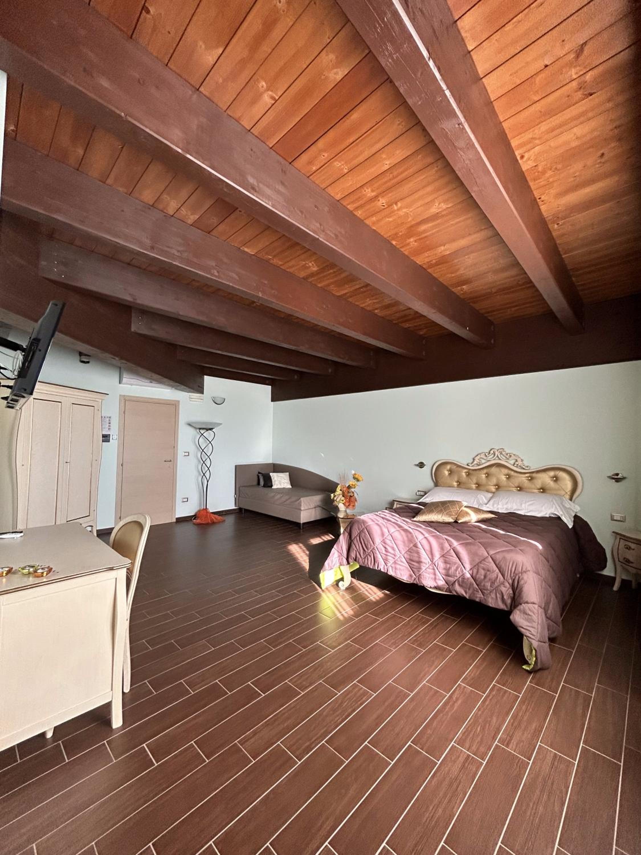 Junior Suite with Sea View - Photo 3