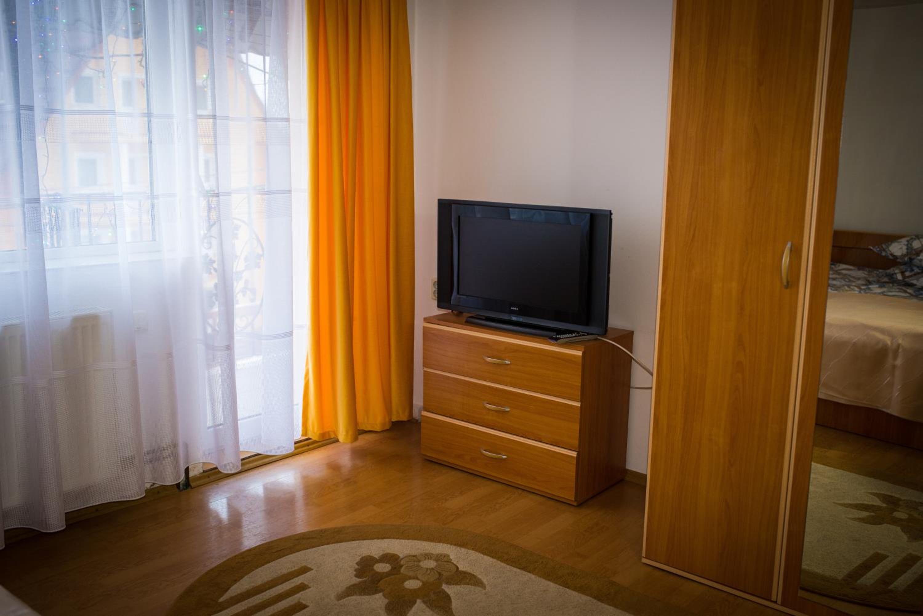 Apartment with Balcony photo 2