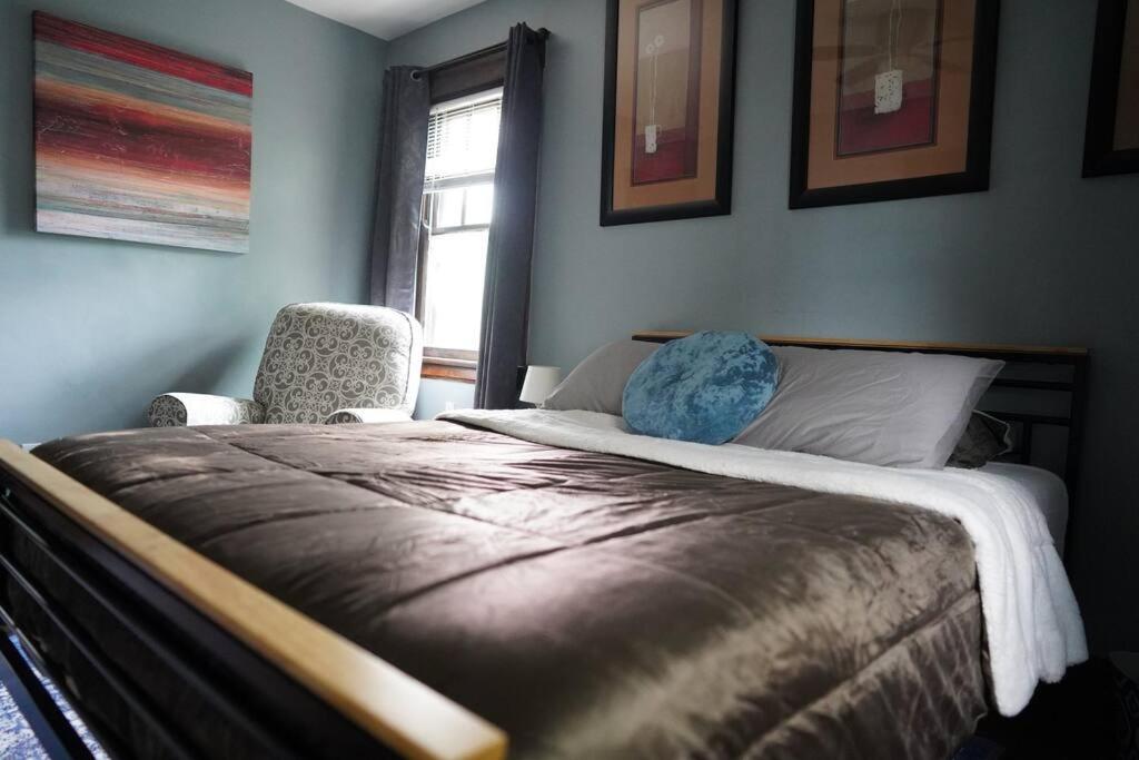One-Bedroom Apartment photo 2