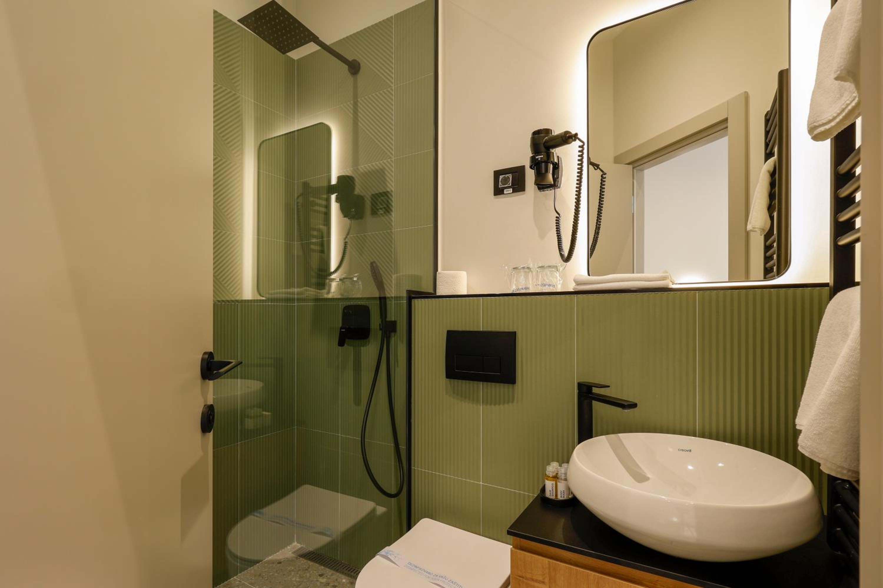 Junior Suite - Photo 11