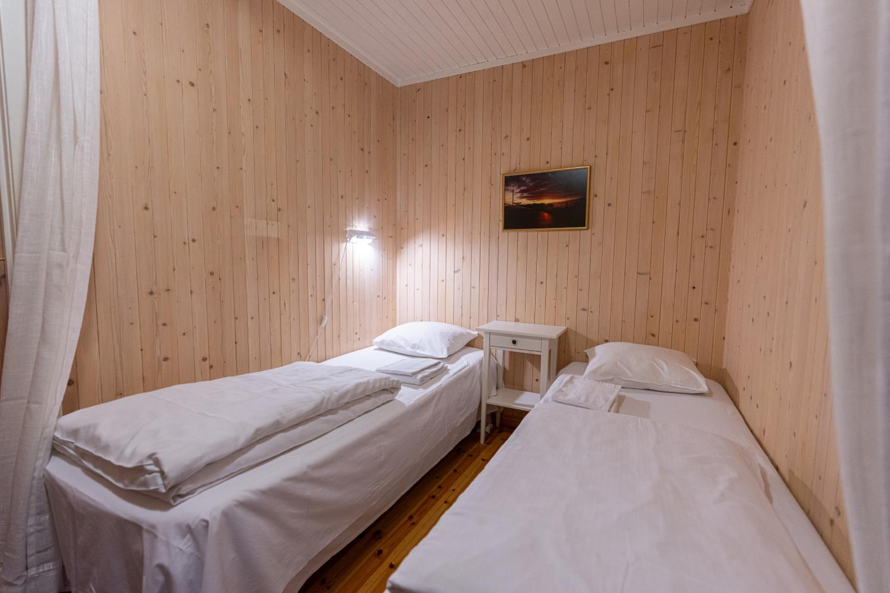 Rorbu Twin-Room with Sea View photo 1