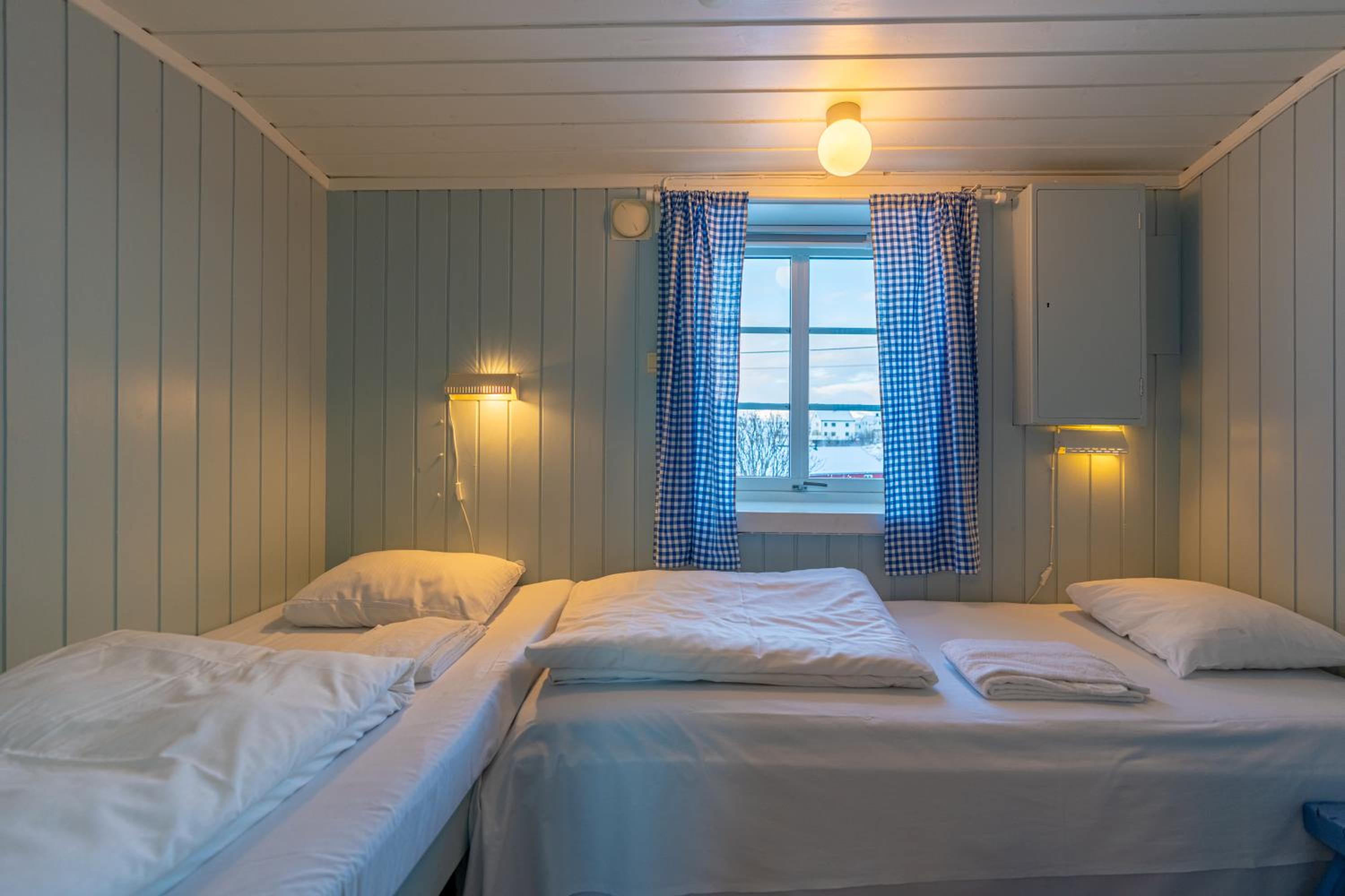 2-Bedroom Rorbu Cabin - with Sea View - Photo 10