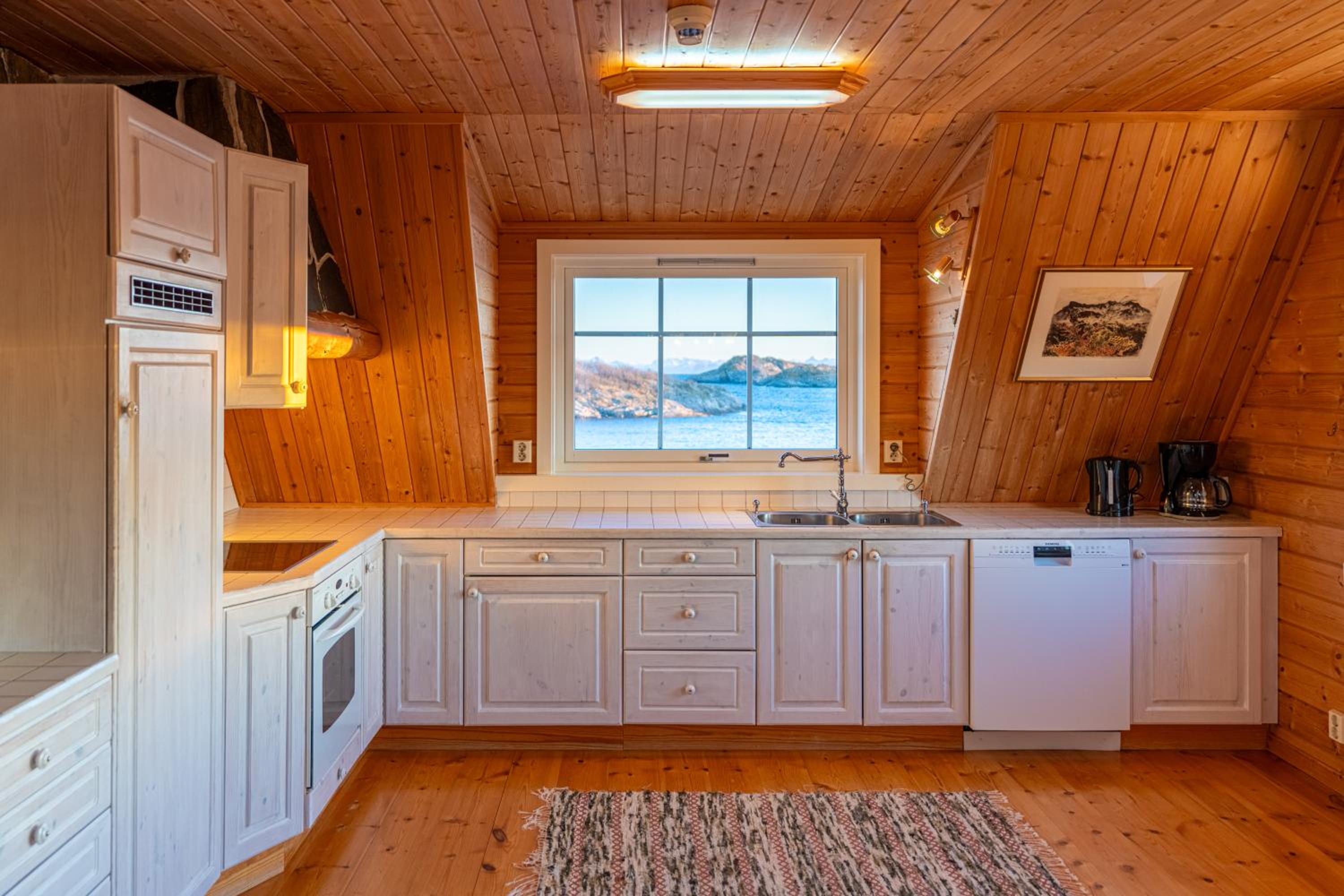 Superior Rorbu Suite with Sea View - Photo 6