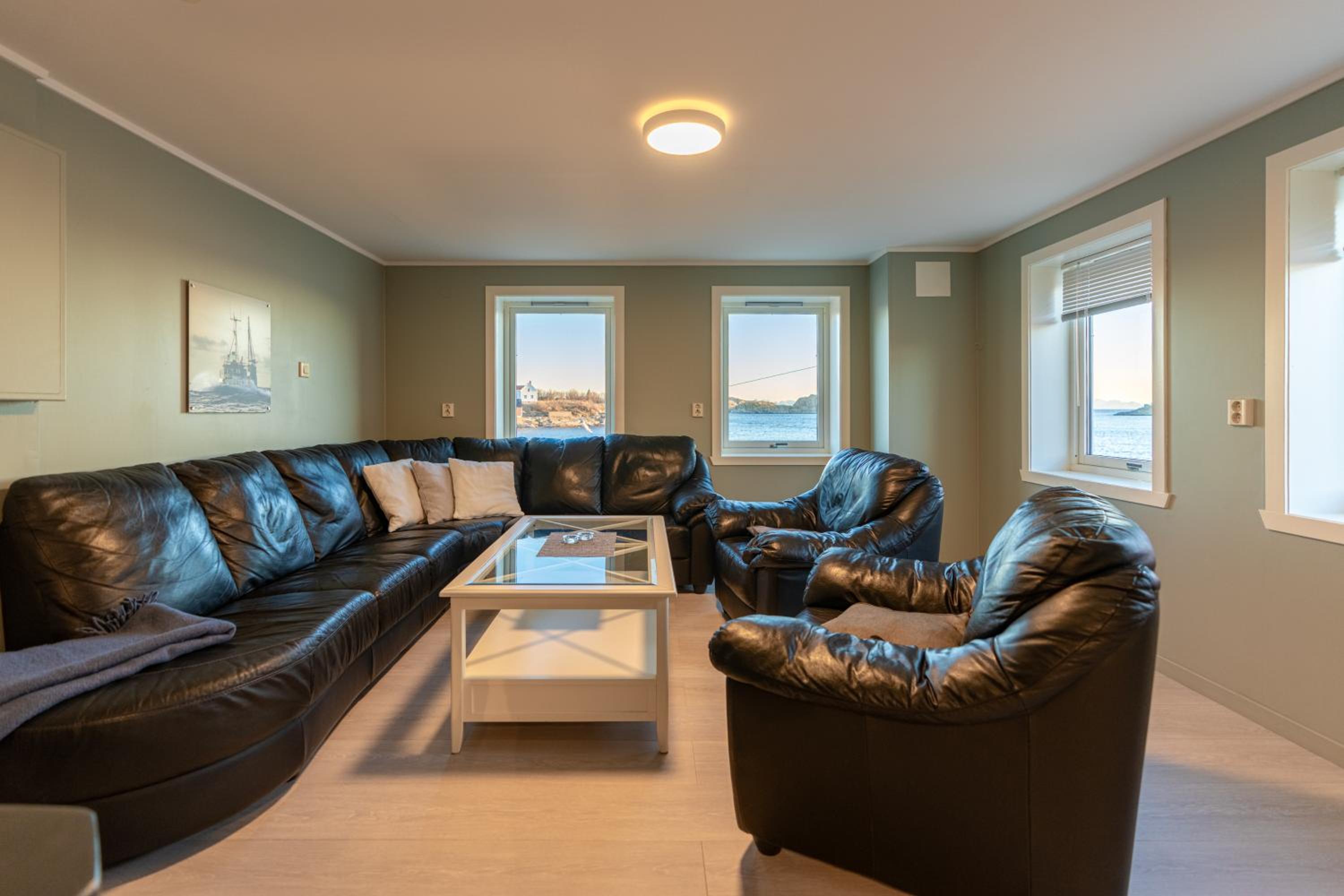 Premium Suite with Sea View - Photo 3