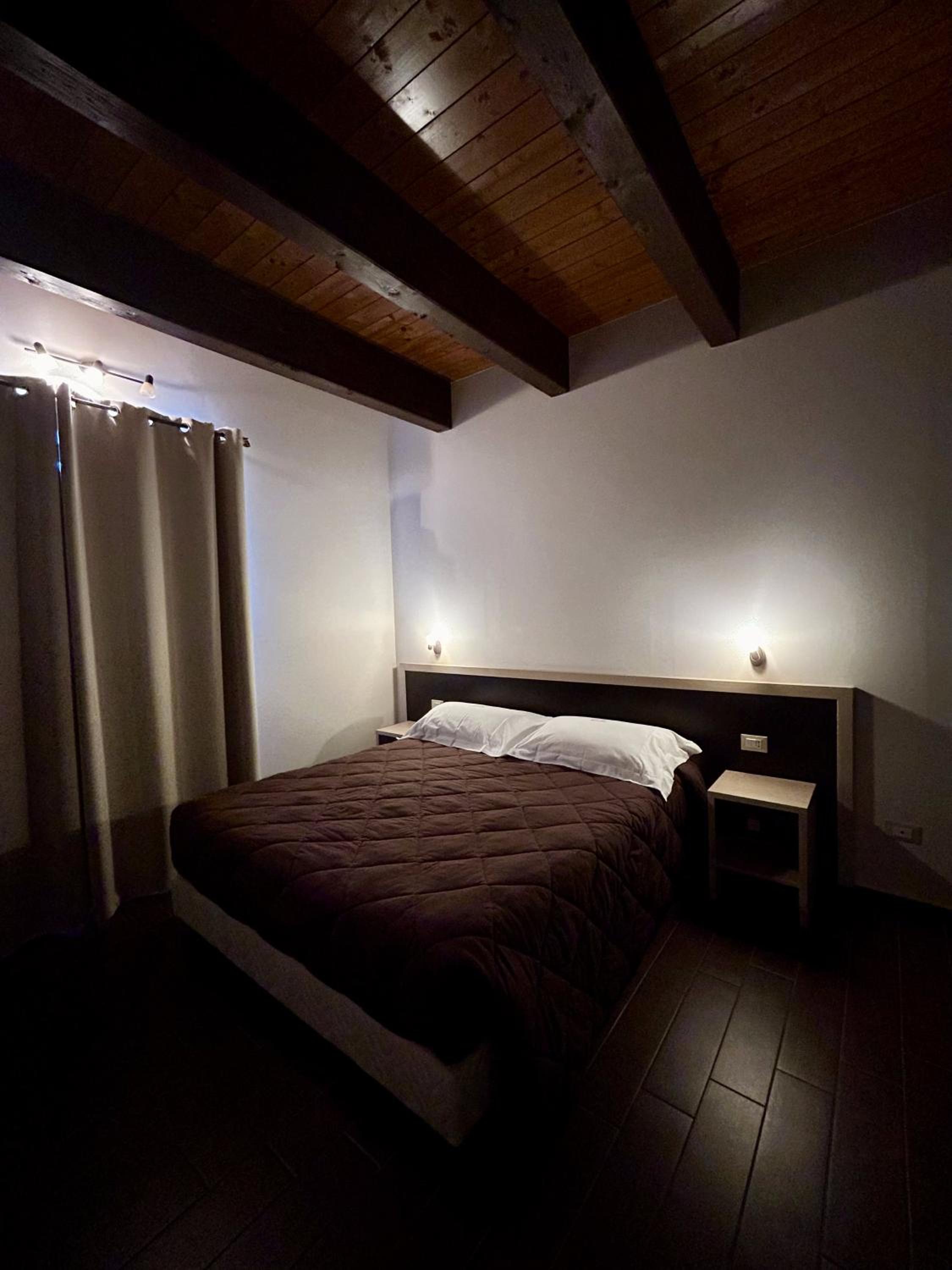Deluxe Double Room with Sea View - Photo 3