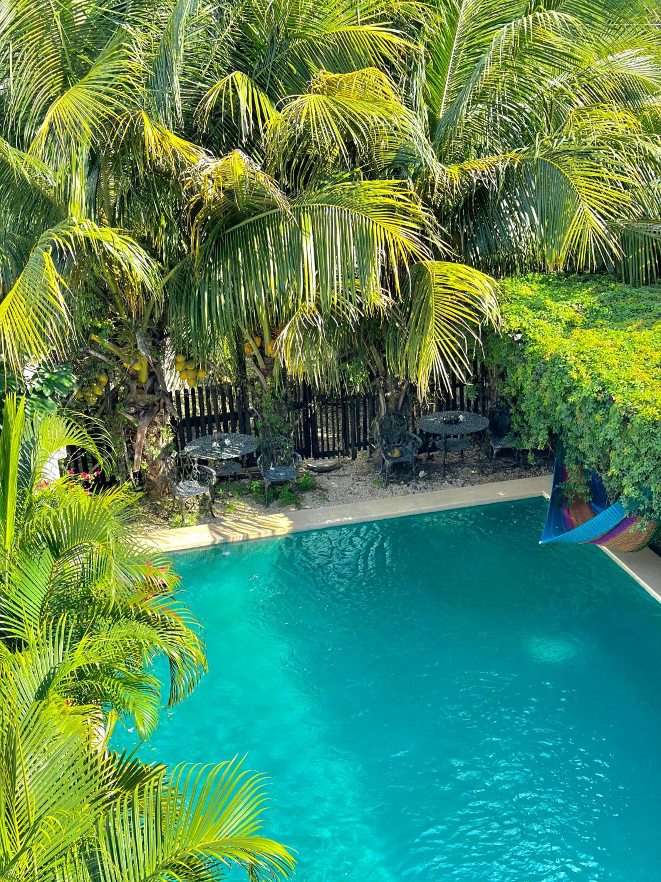 Queen Room with Pool View - Photo 9