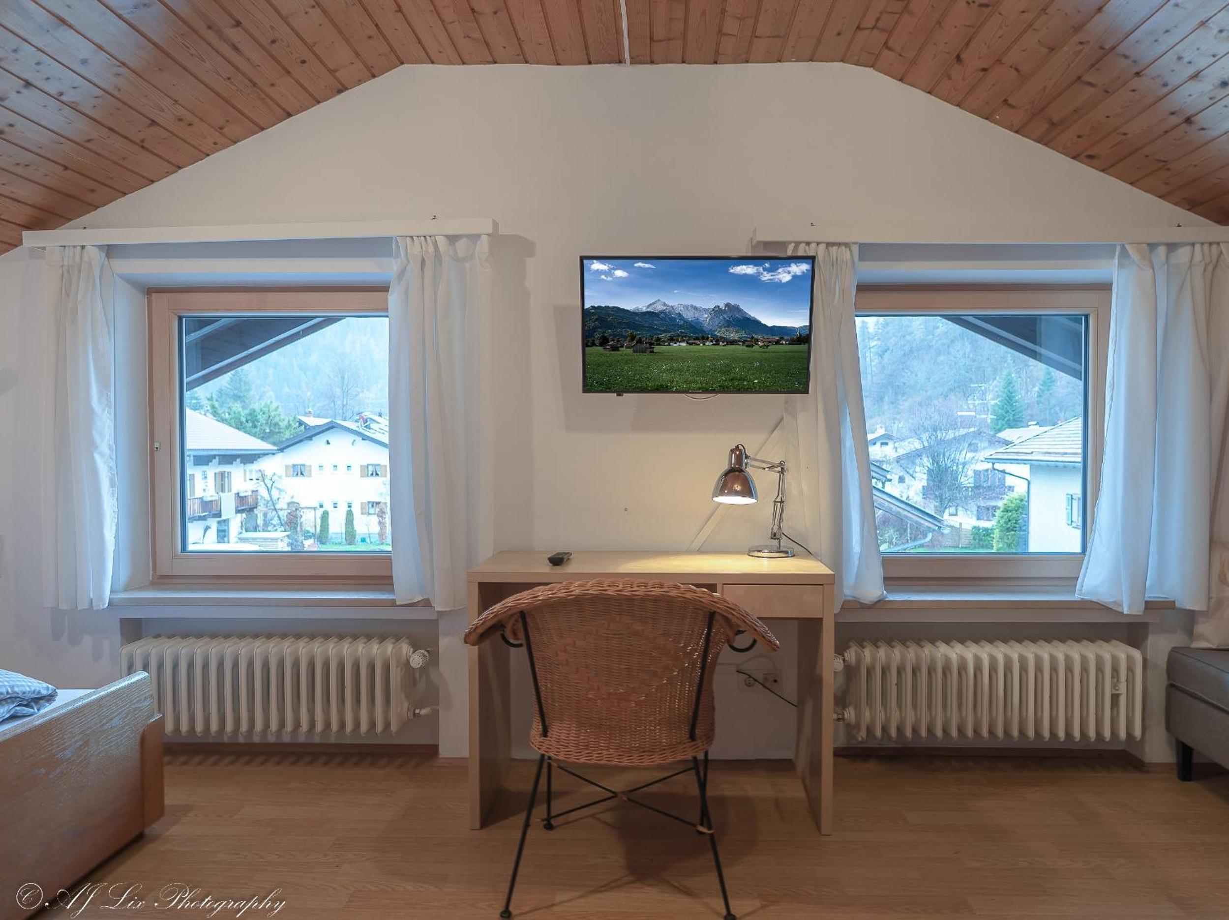 Apartment with Mountain View photo 2
