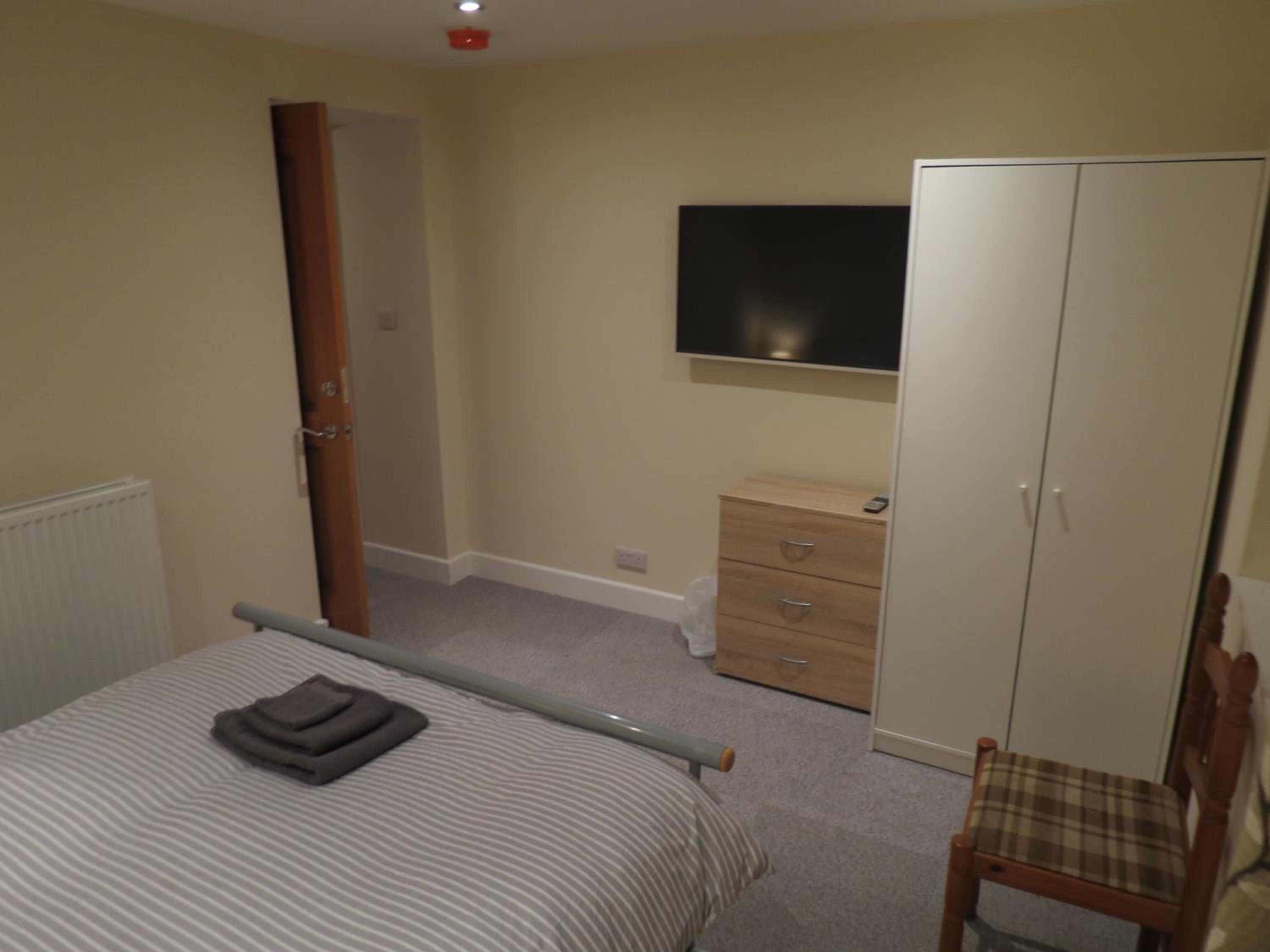 Double Room with Shared Bathroom photo 1