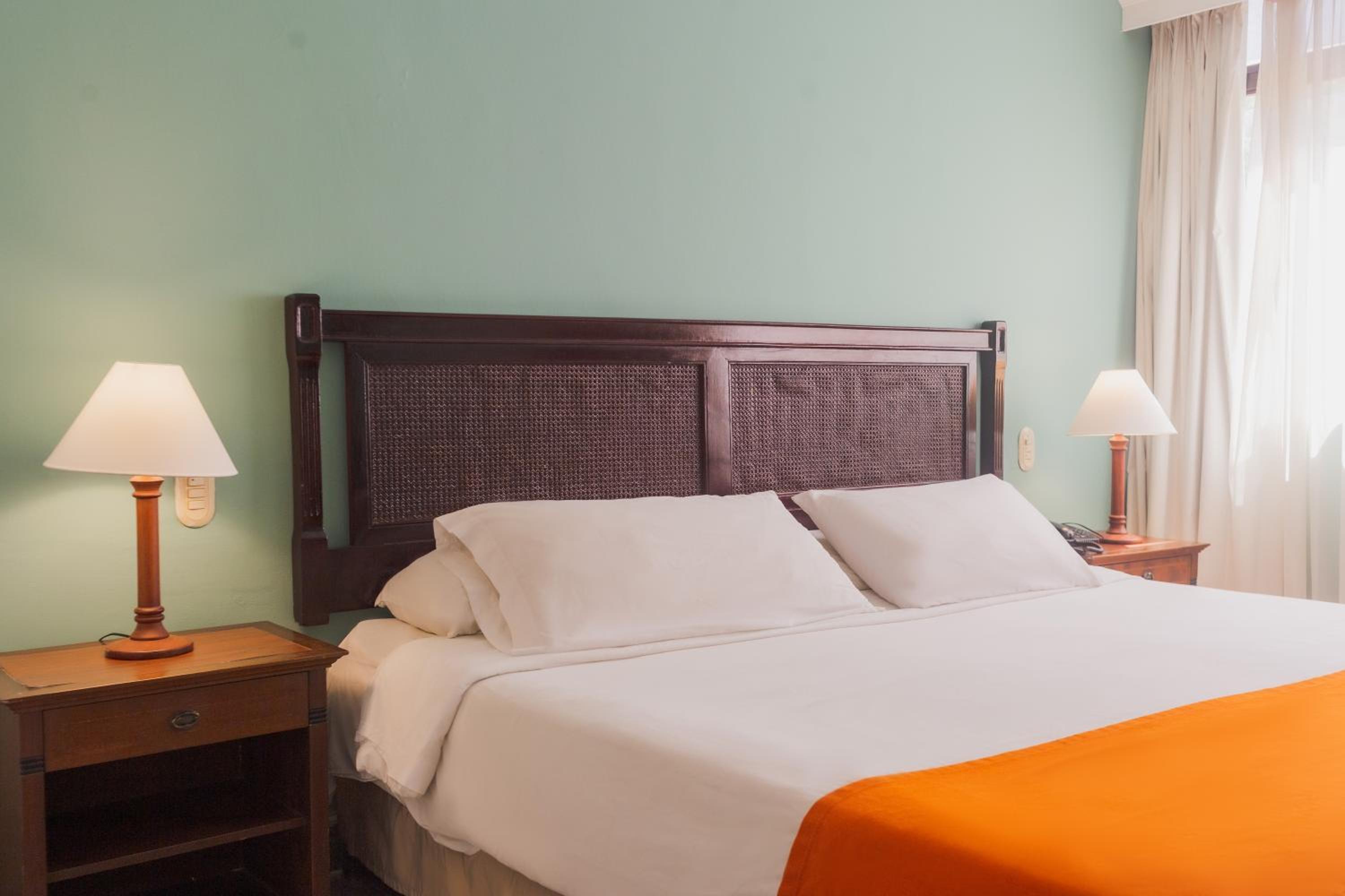 Standard King Room - Photo 3