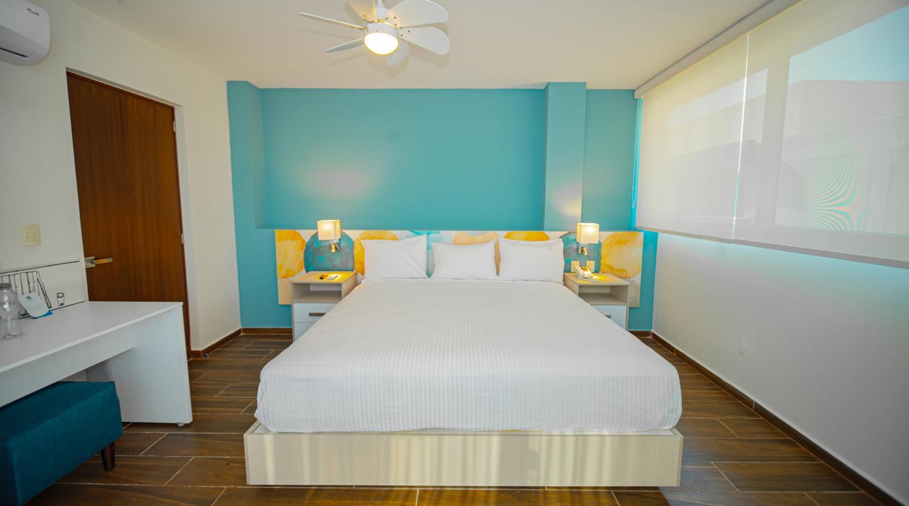 King Suite with Sofa Bed and Kitchenette - Non-Smoking