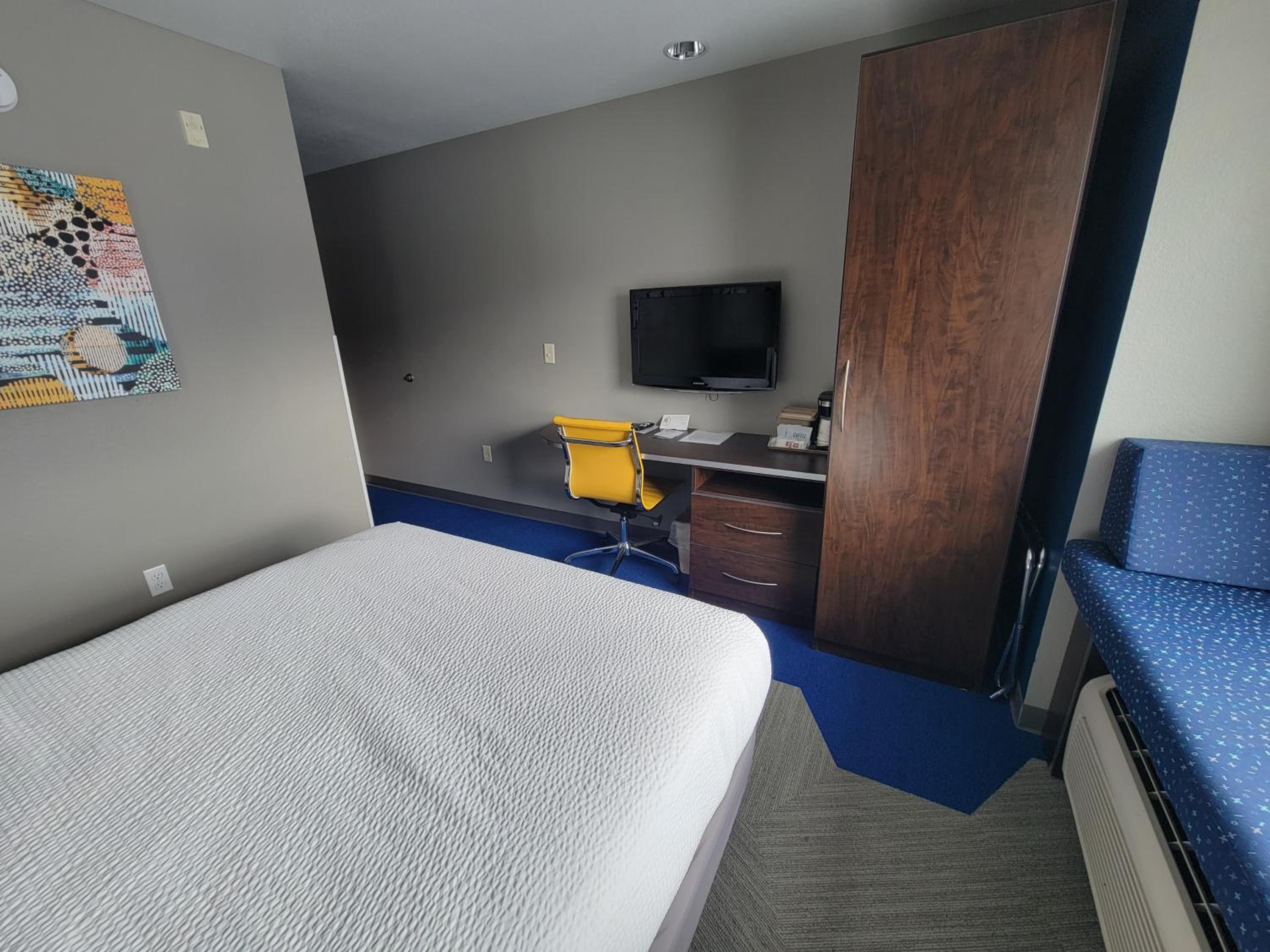 Queen Room - Disability Access - Photo 1