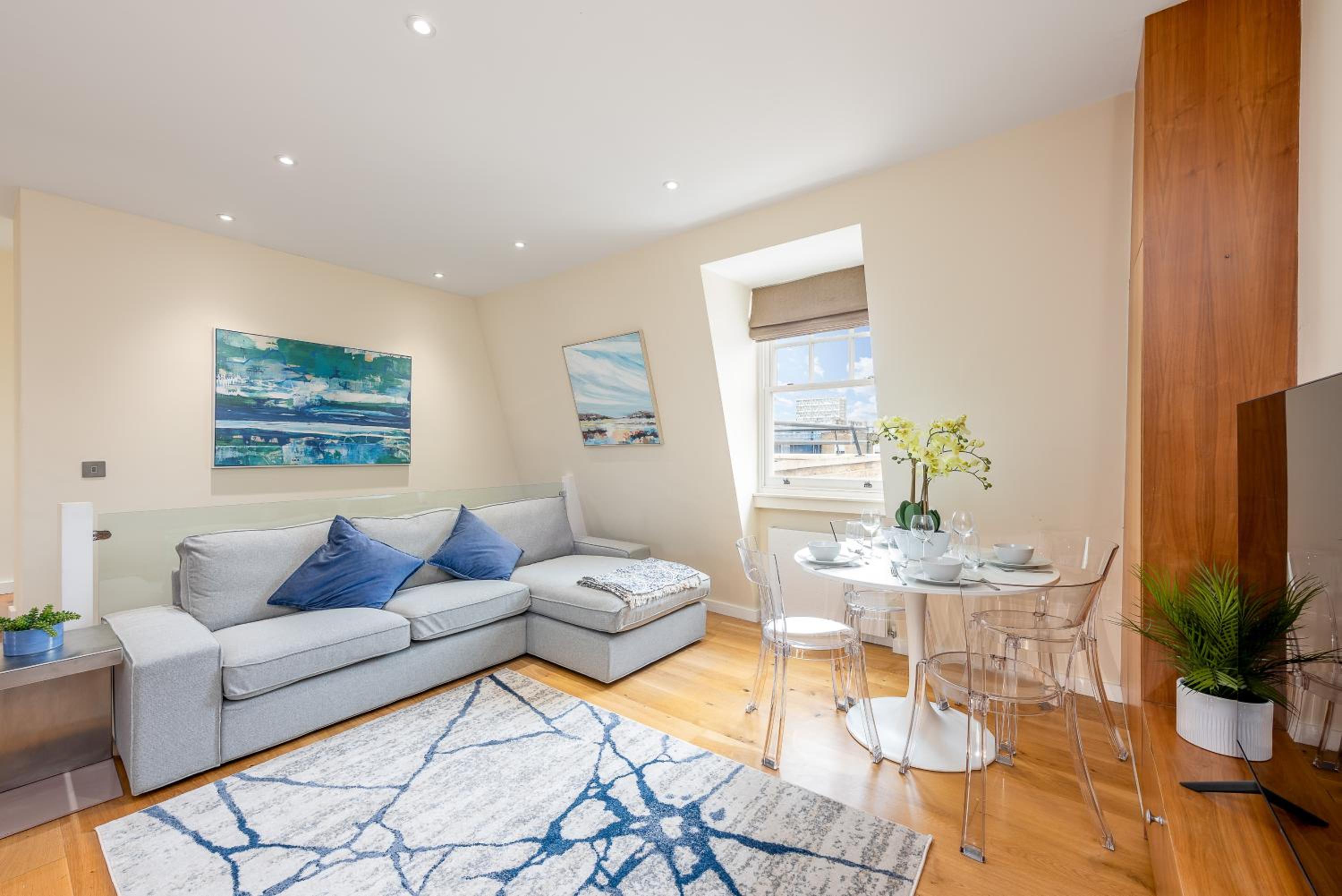 Apartment With Terrace photo 2