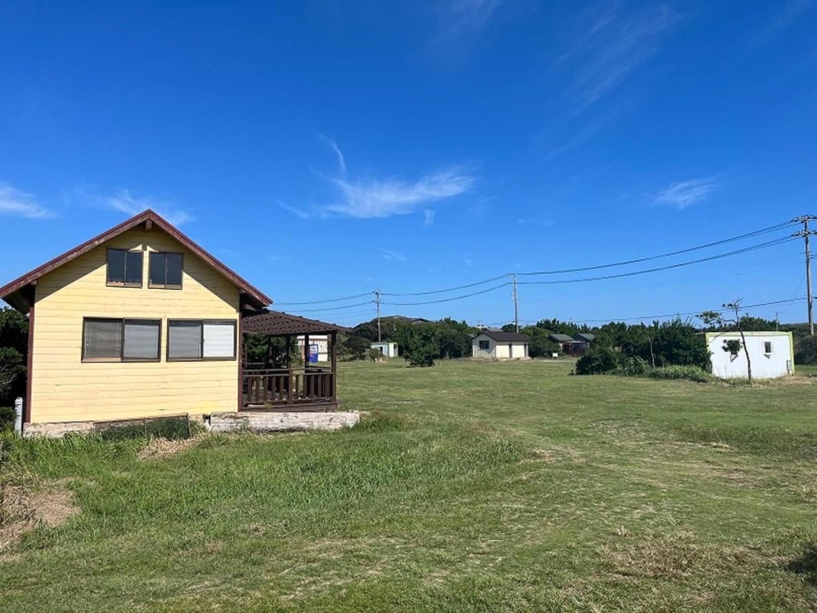 Bungalow photo 1