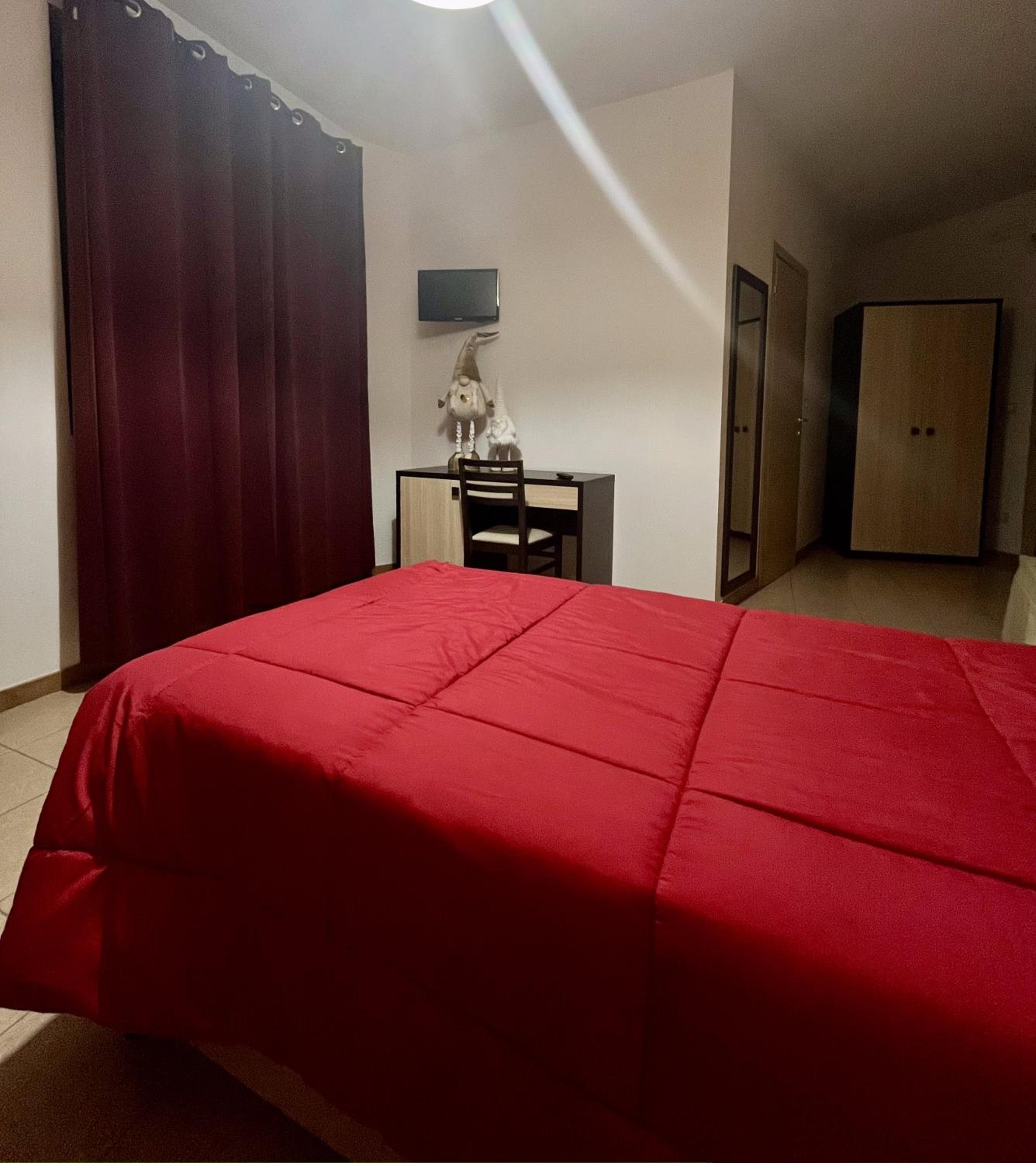 Standard Twin Room with Mountain View - Photo 3