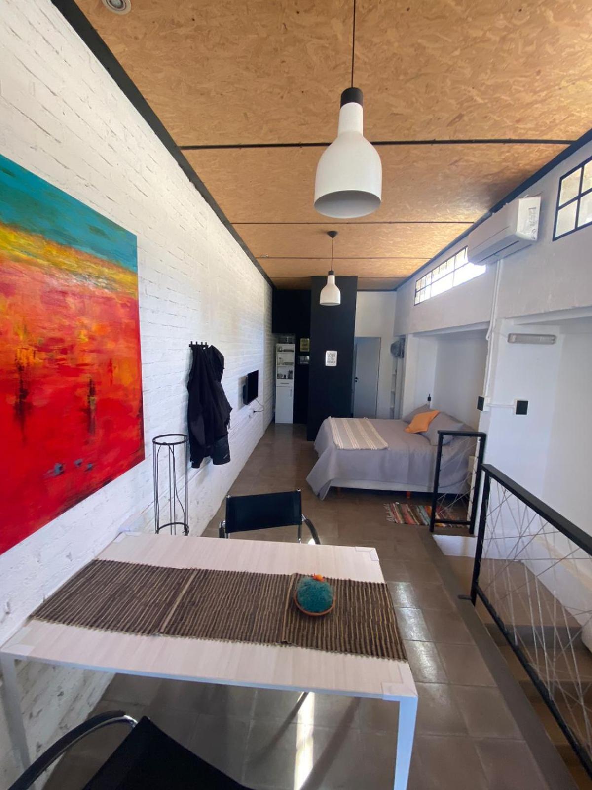 One-Bedroom Apartment photo 1