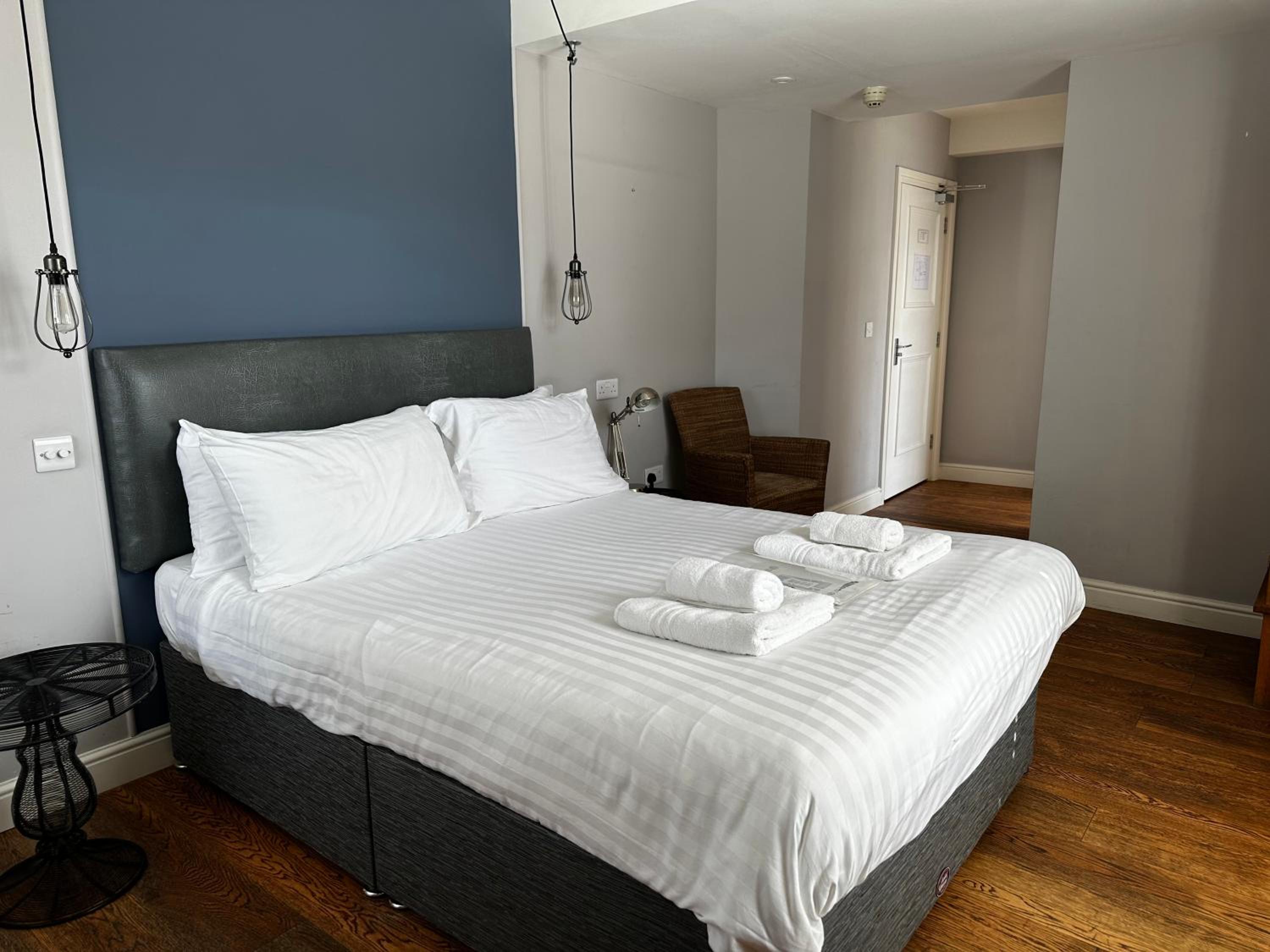 Deluxe King Room photo 2
