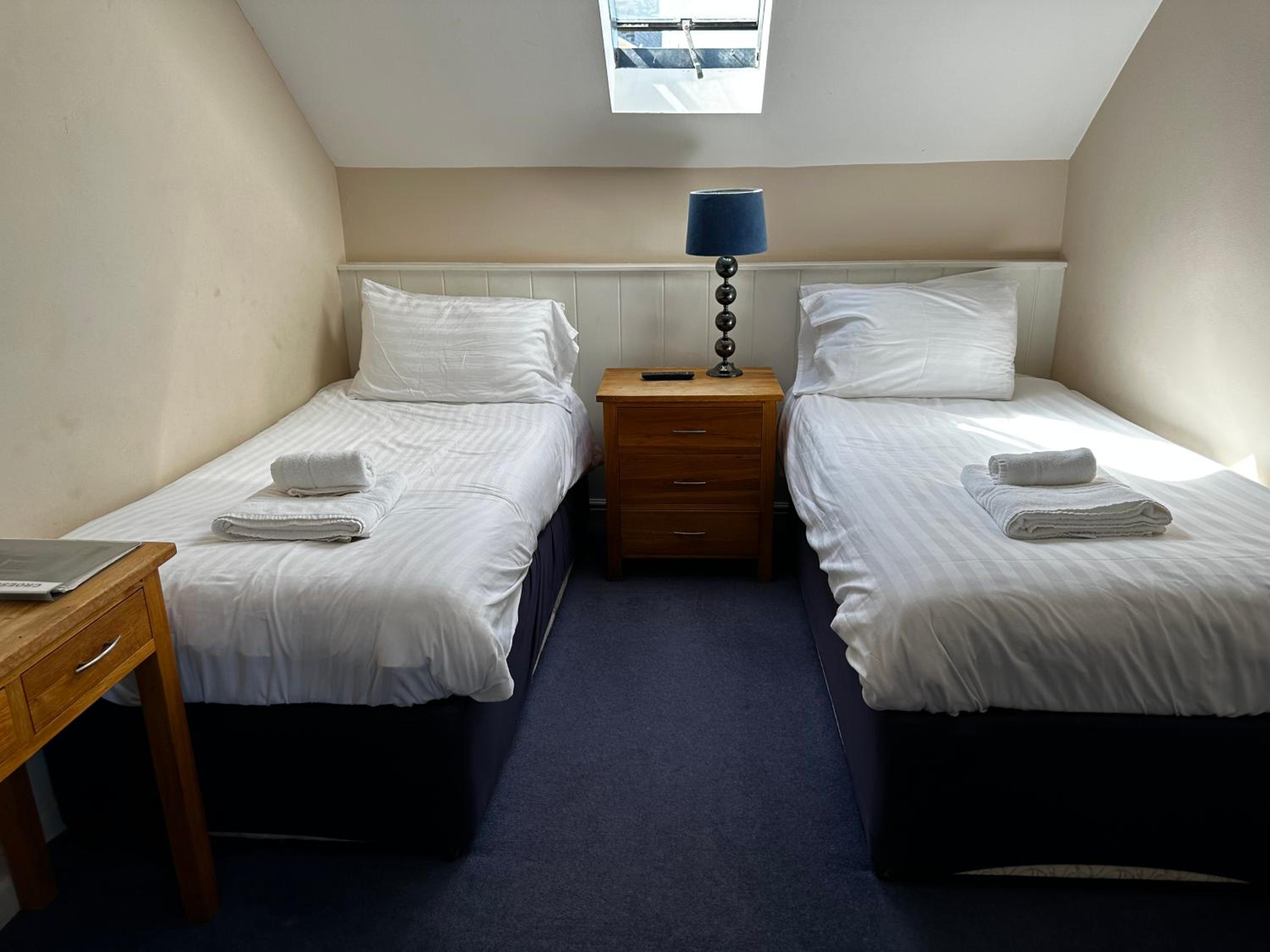 Standard Twin Room photo 2