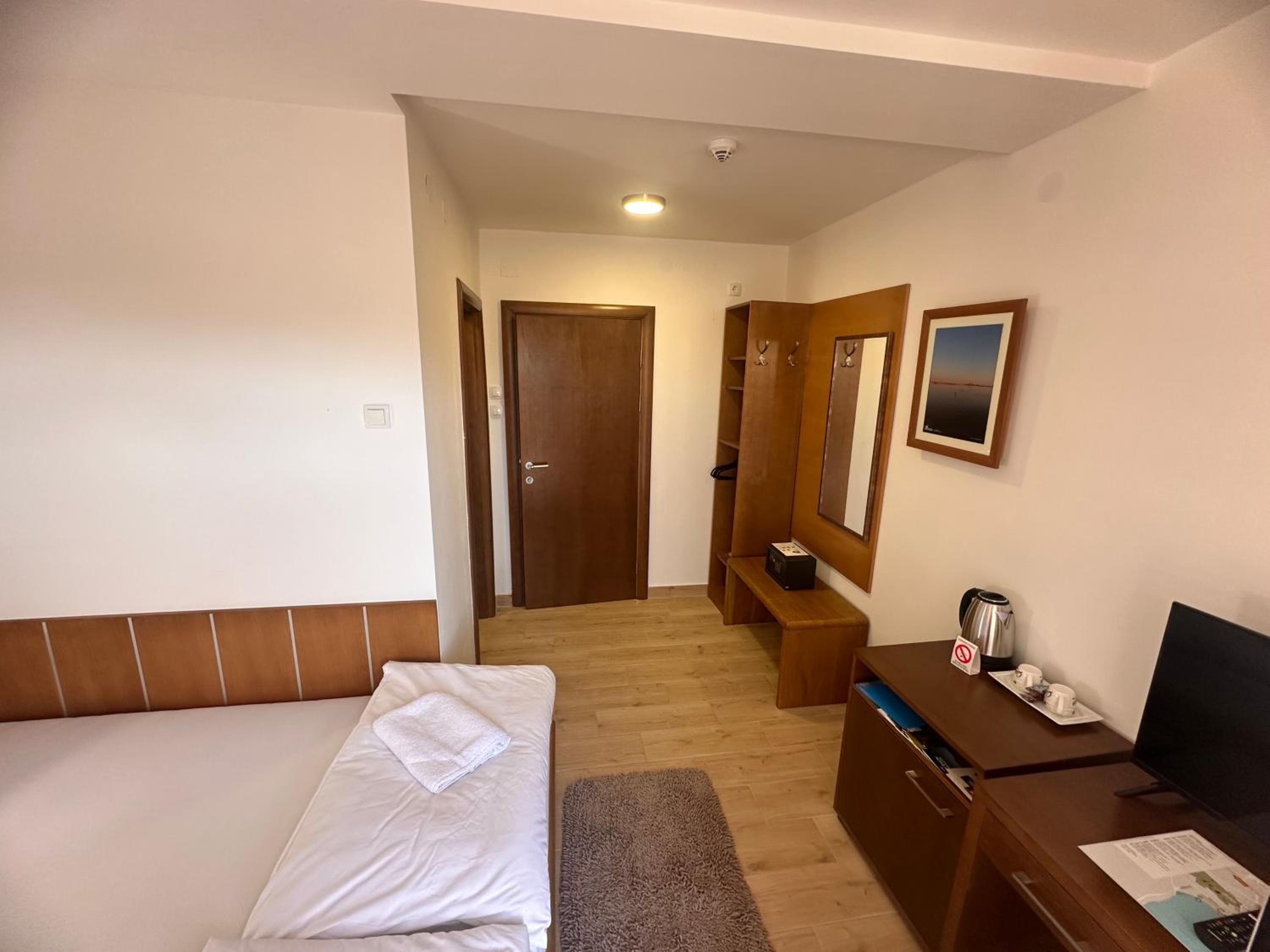Twin Room With Terrace photo 2