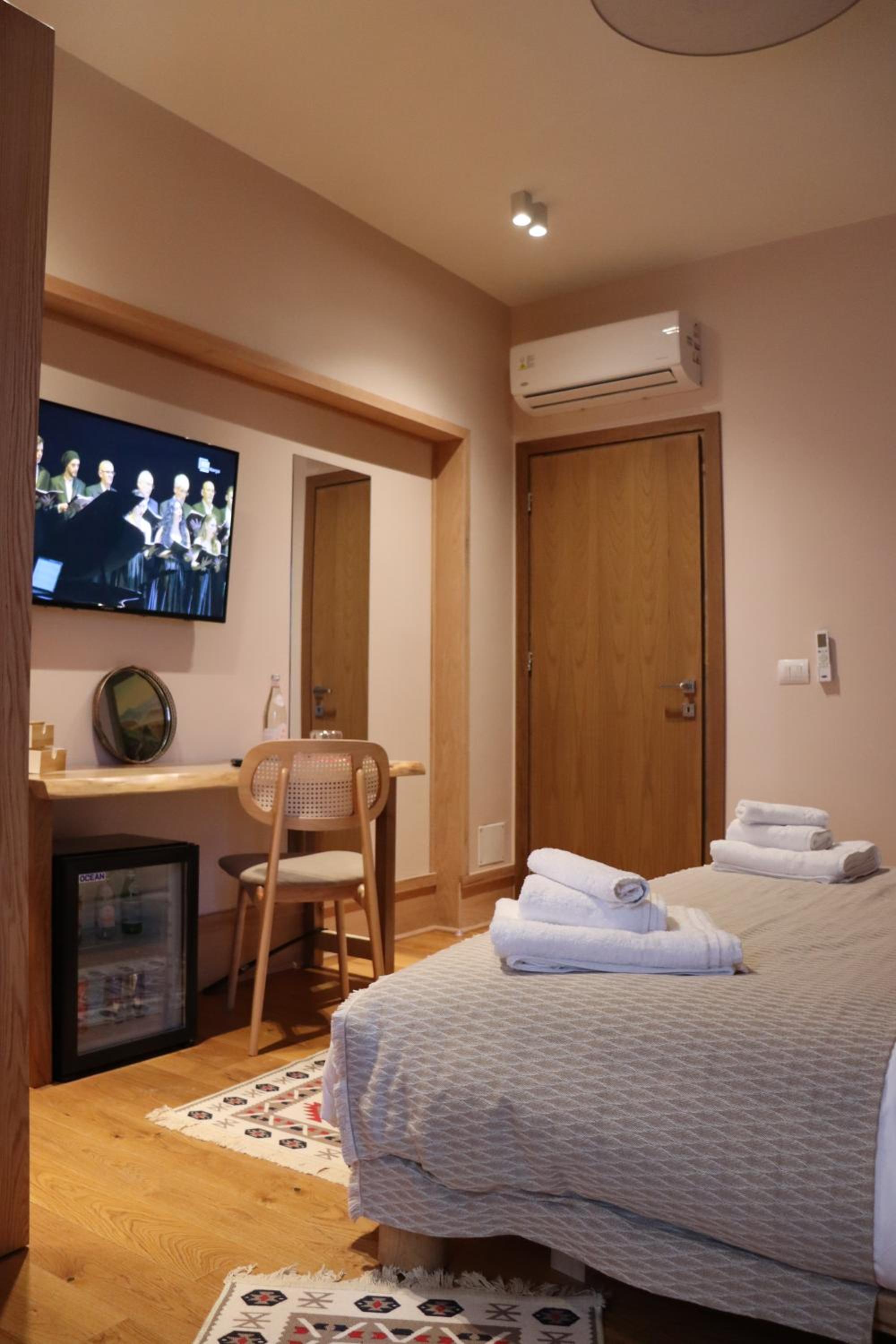 Deluxe Double Room photo 3