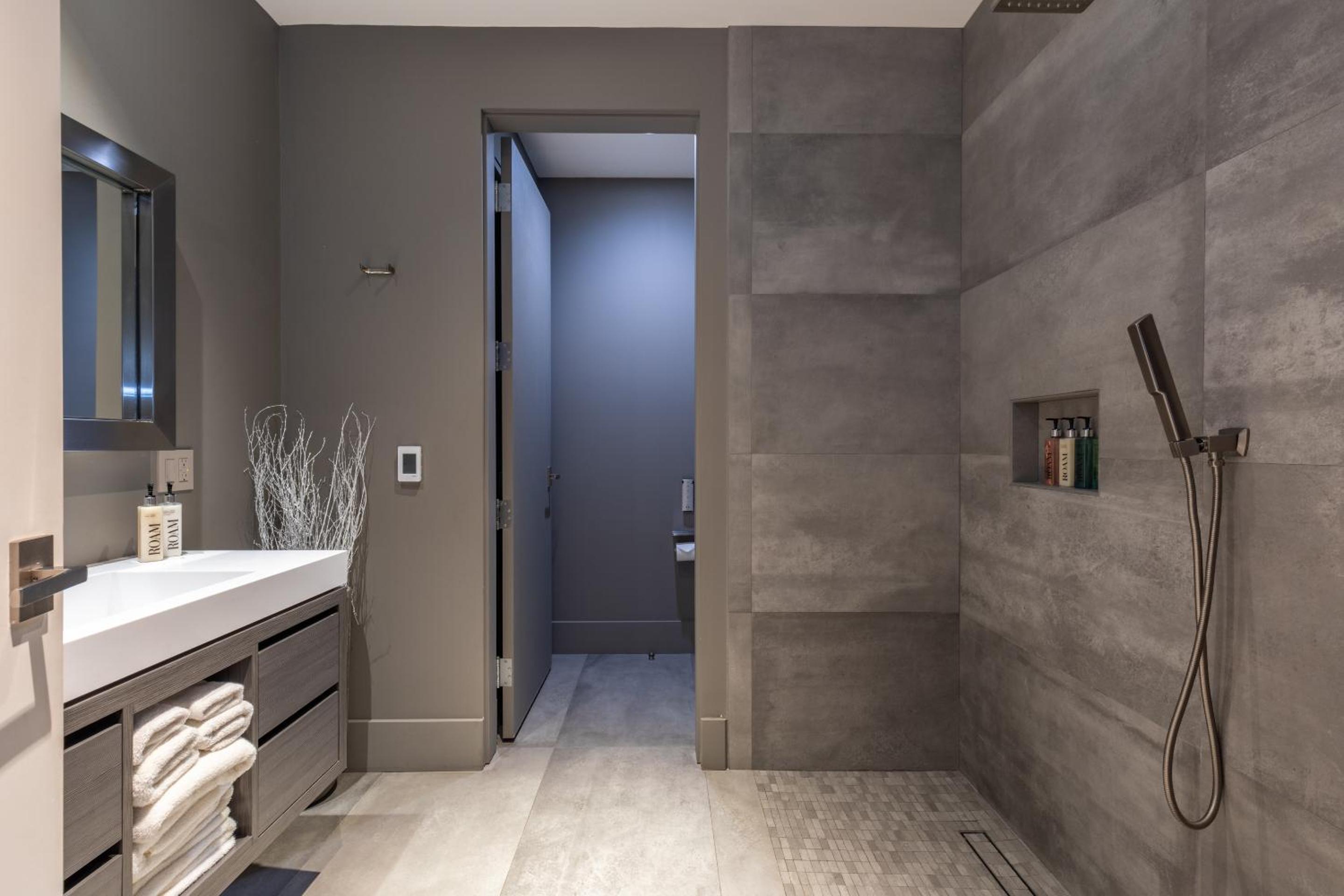 King Suite - Photo 4