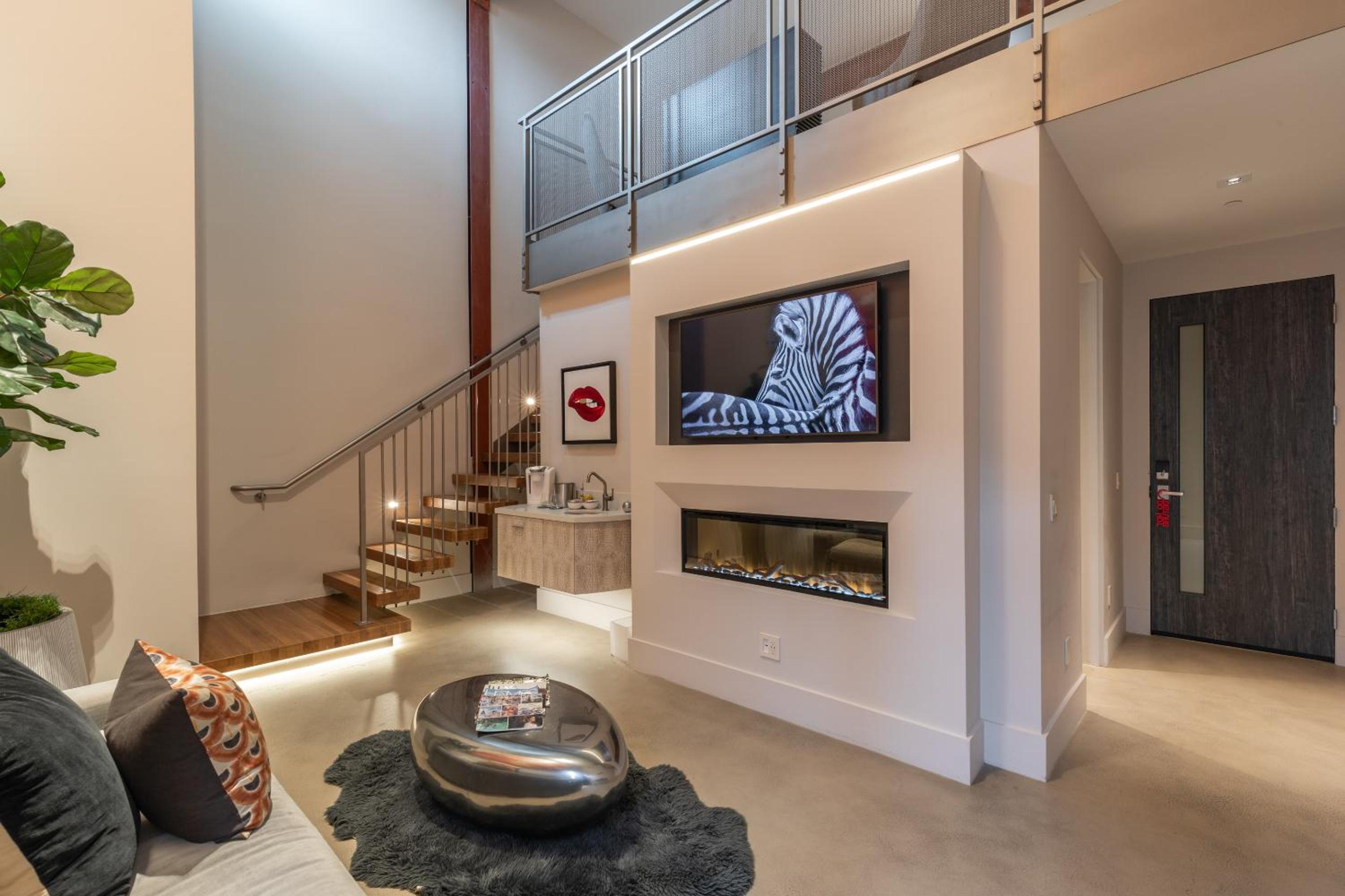 King Suite - Photo 1