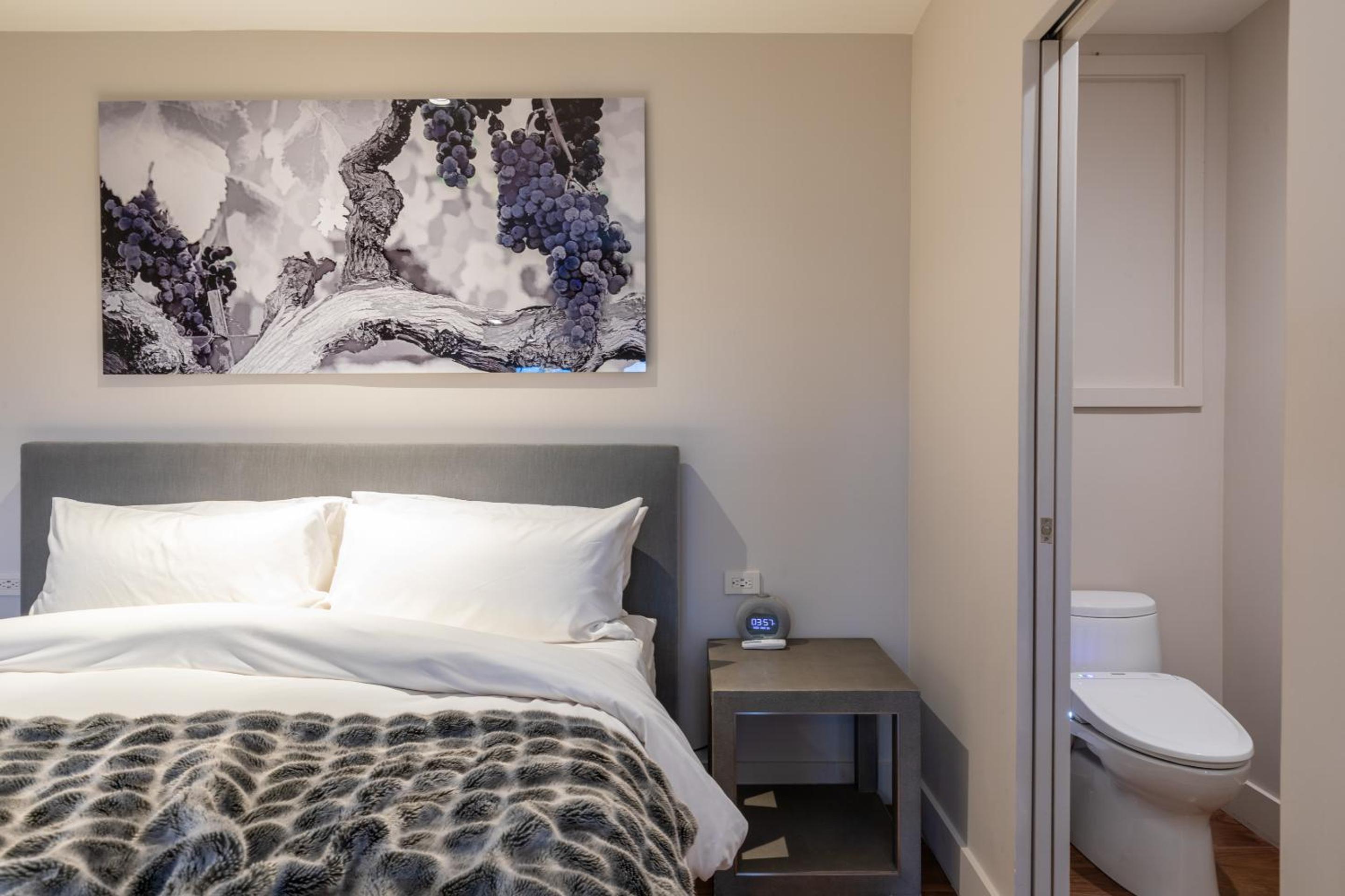 Two-Level King Loft Suite - Photo 7