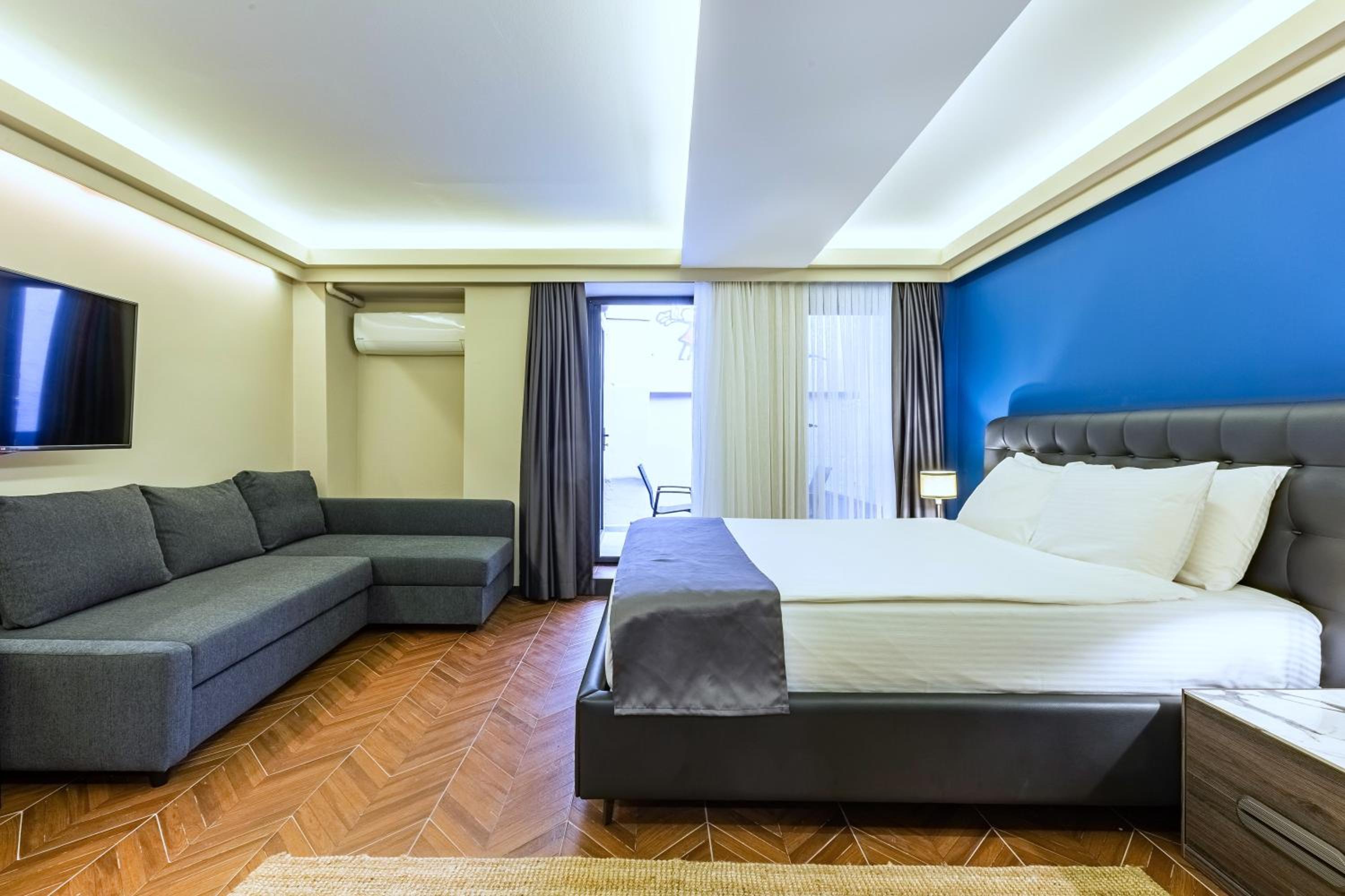 Suite with Balcony photo 2