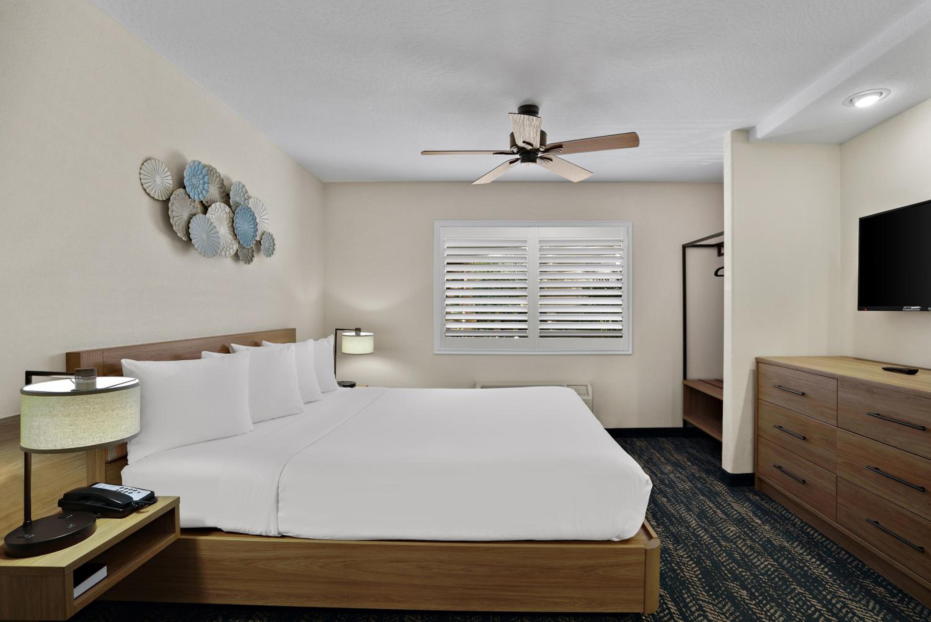 Superior King Suite -  Non-Smoking - Photo 2