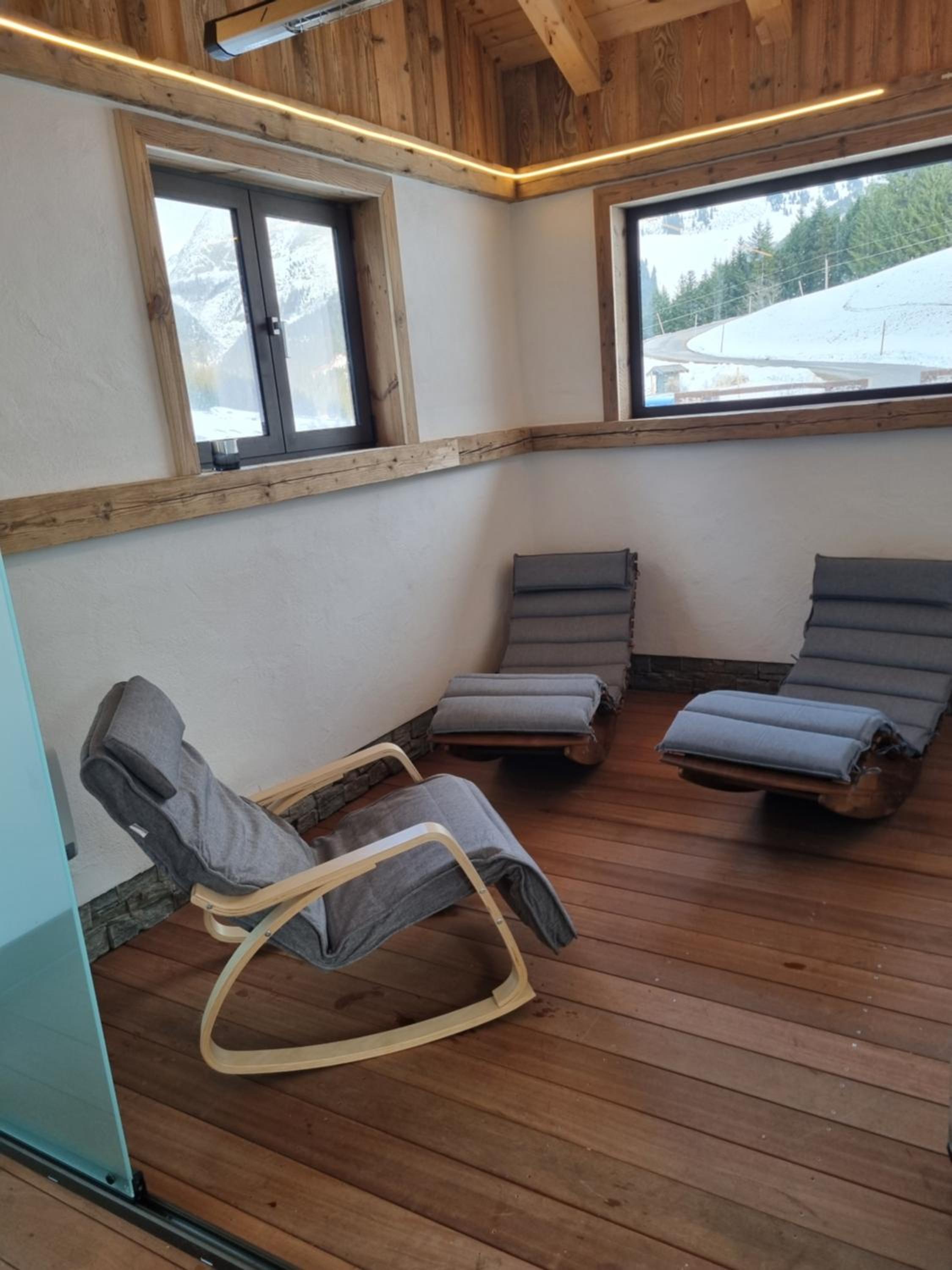 Two-Bedroom Deluxe Apartment with Balcony photo 2
