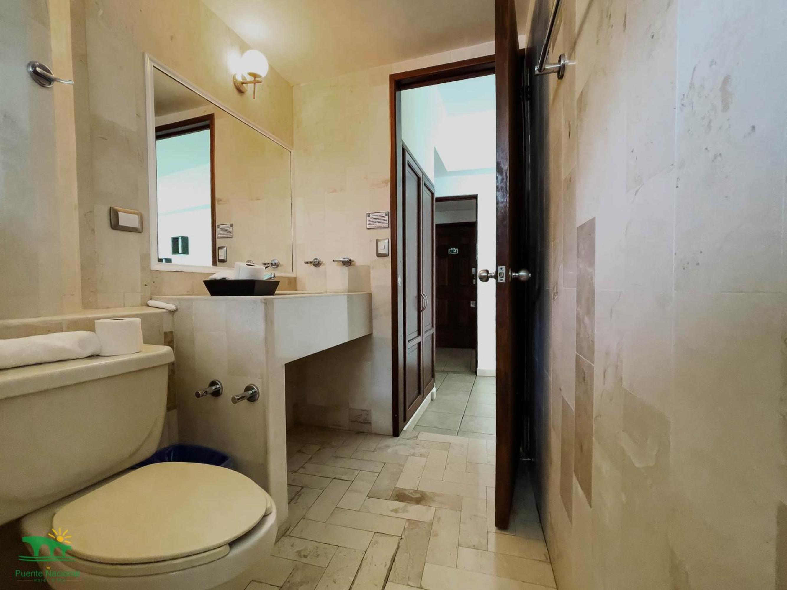 Deluxe Twin Room - Pet Friendly Room photo 2