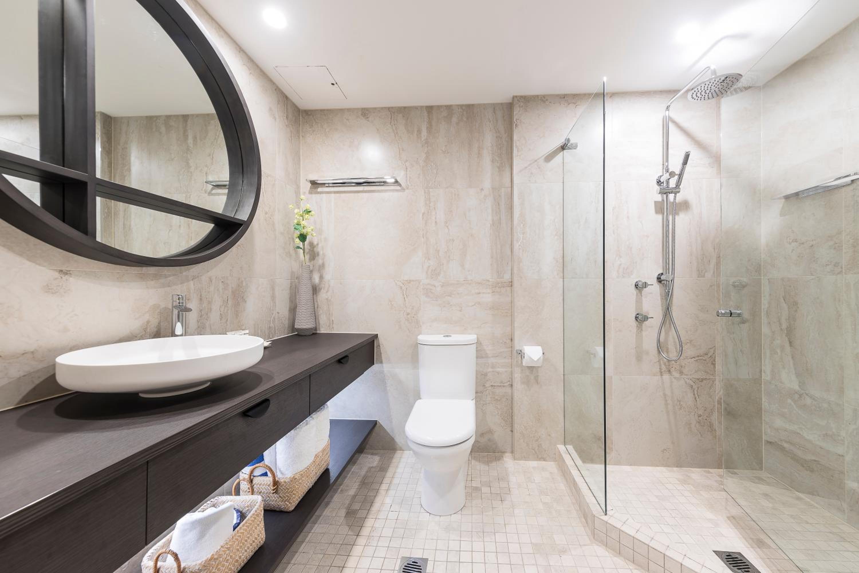 One-Bedroom Apartment thumbnail 5