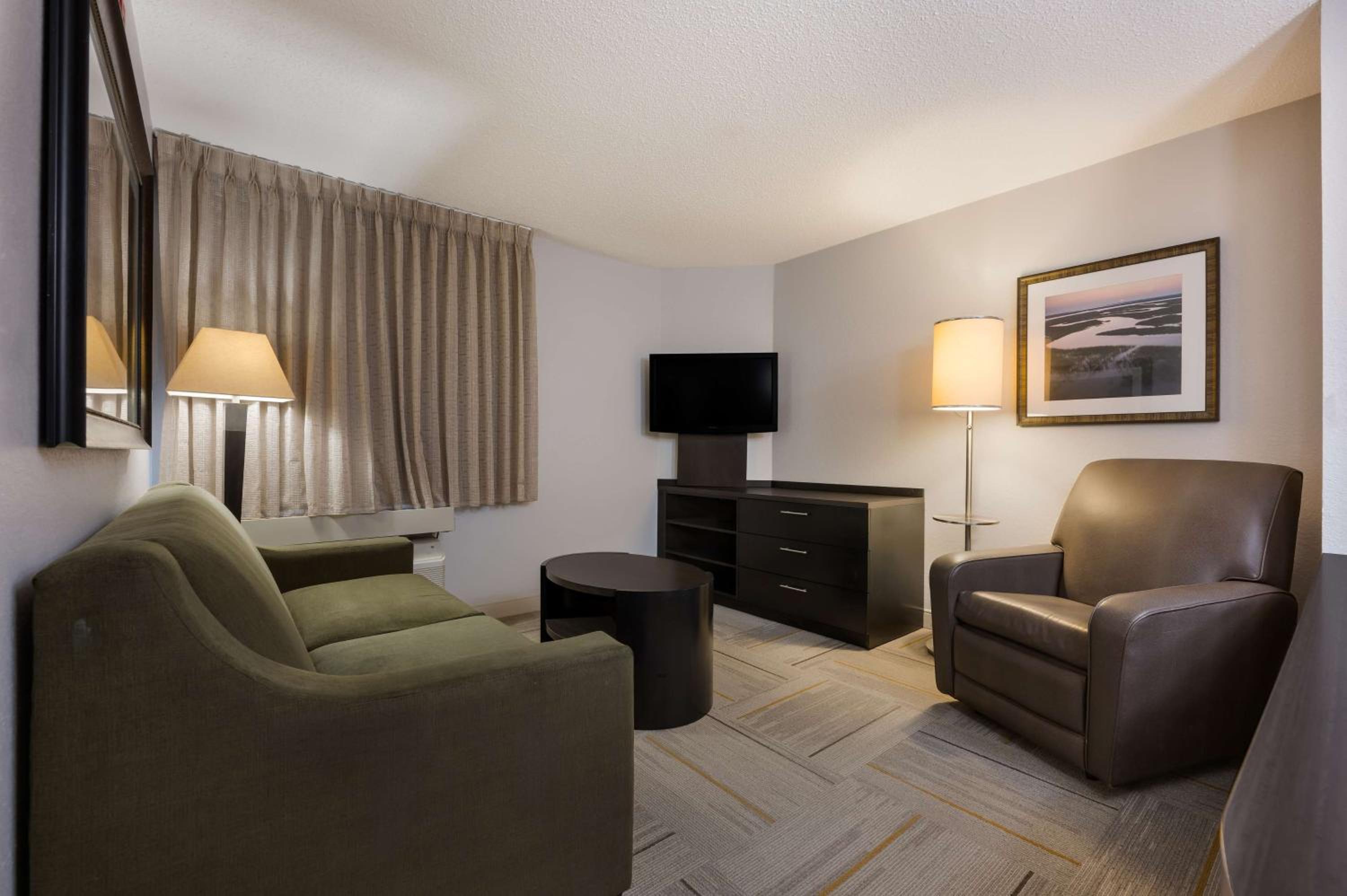 One Bedroom Suite Queen - Photo 9