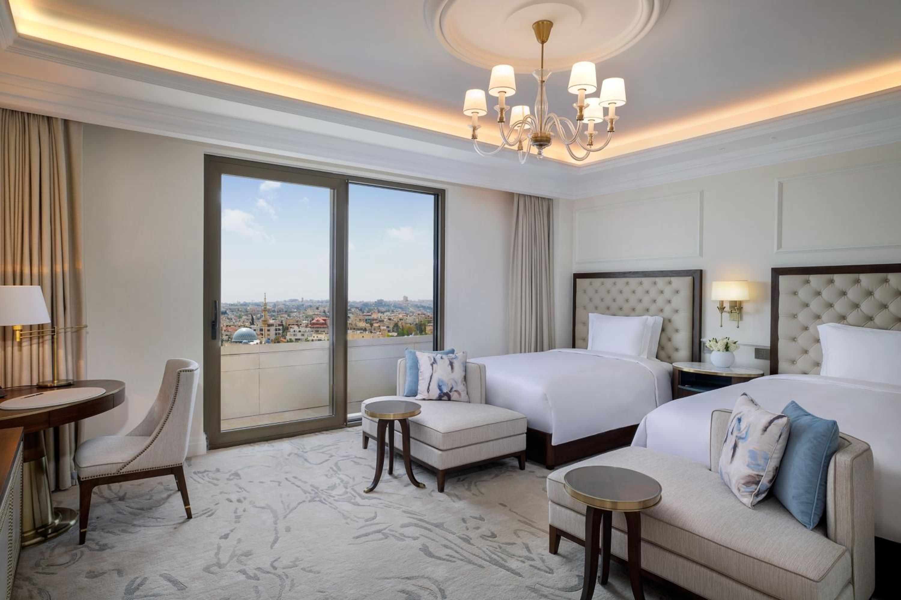 Deluxe, Guest room, 2 Queen, City view - Photo 3