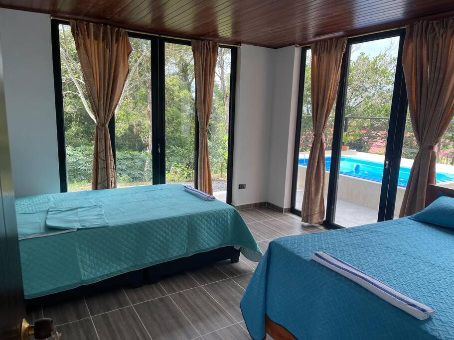 Four-Bedroom House photo 1