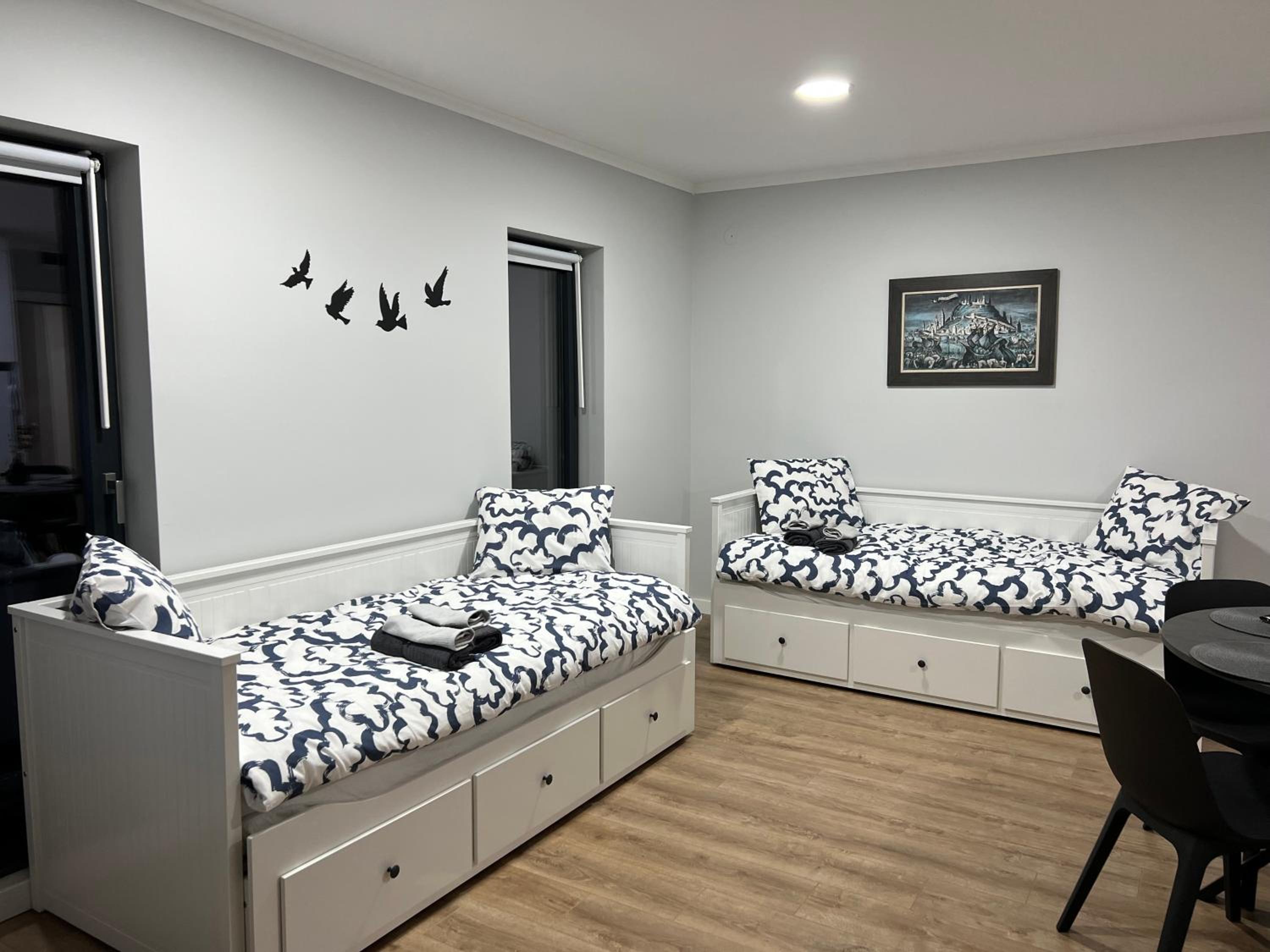 One-Bedroom Apartment photo 1