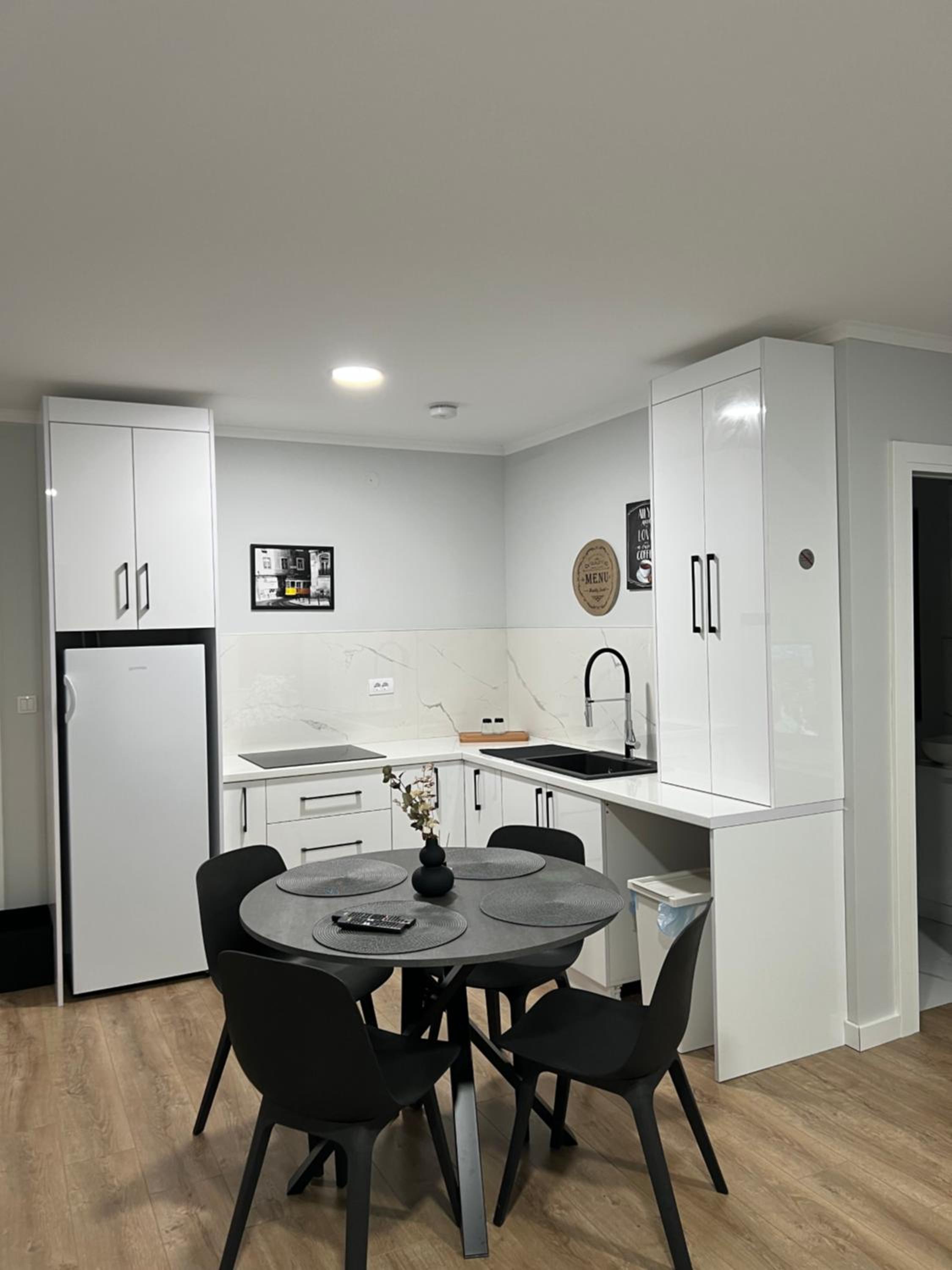 One-Bedroom Apartment photo 3
