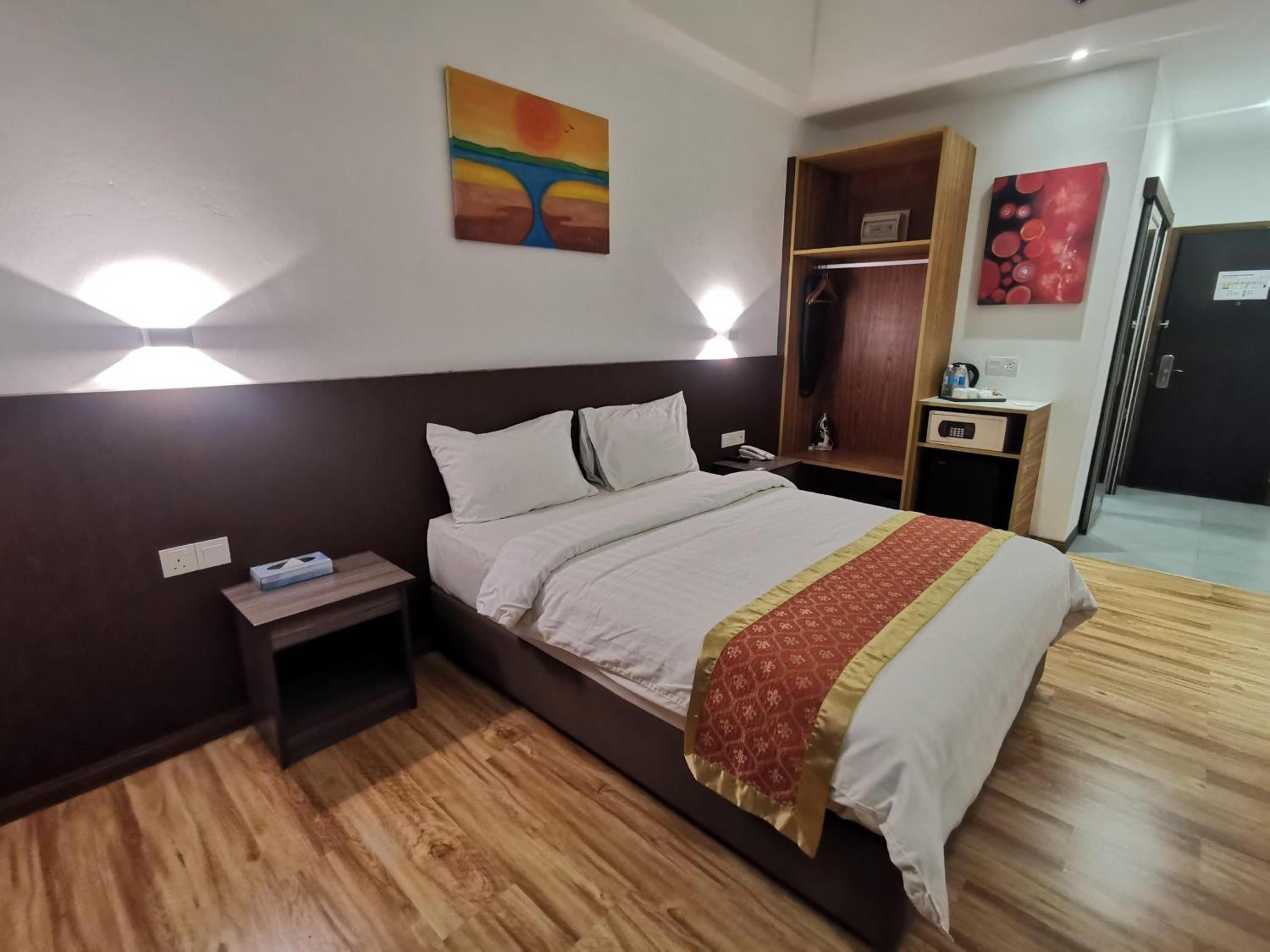 Deluxe Queen Room photo 2