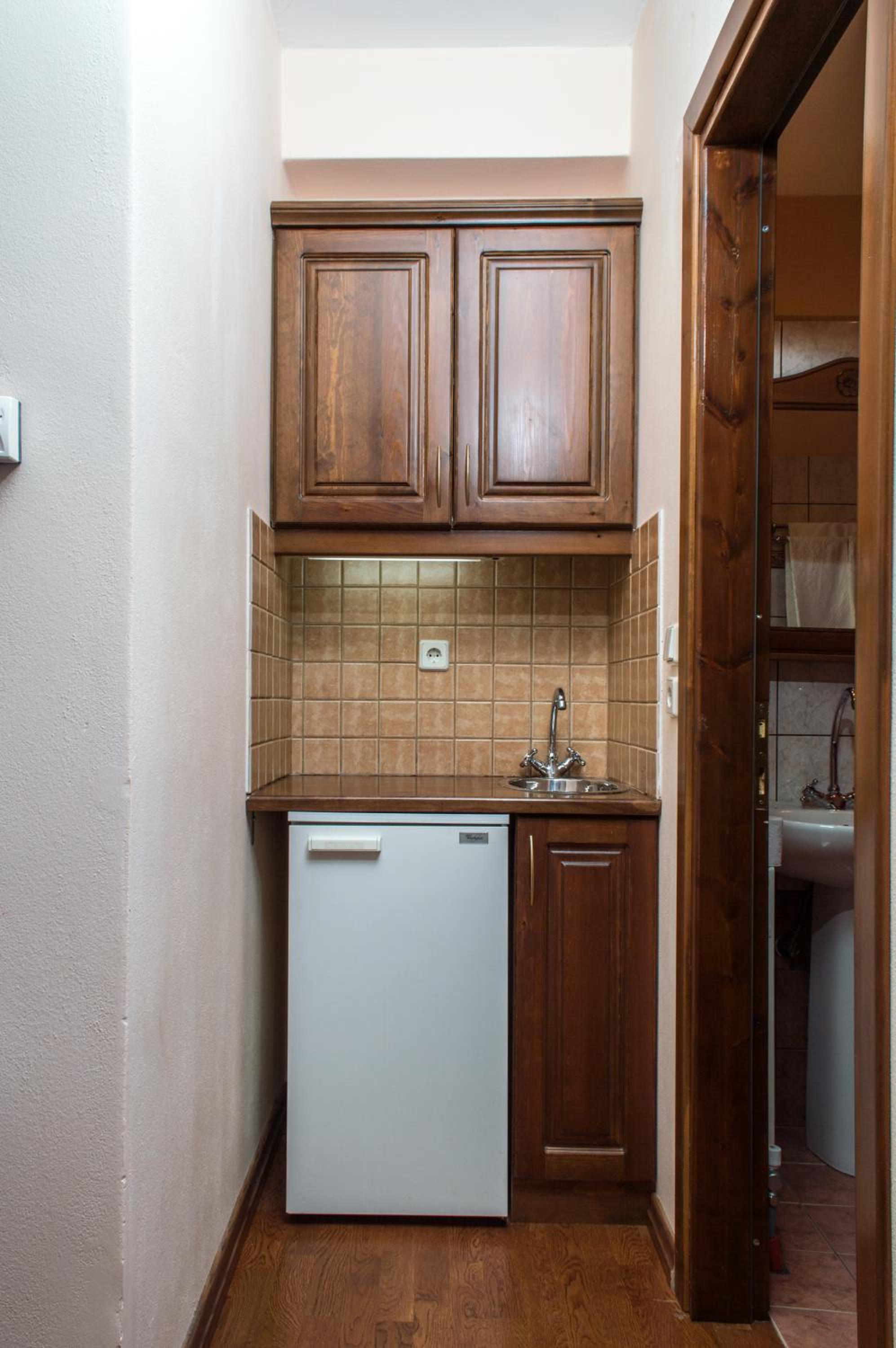 Double Room with Balcony - Photo 3