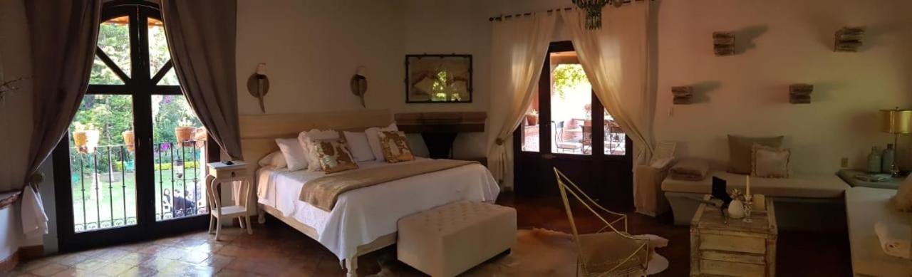 Deluxe King Suite