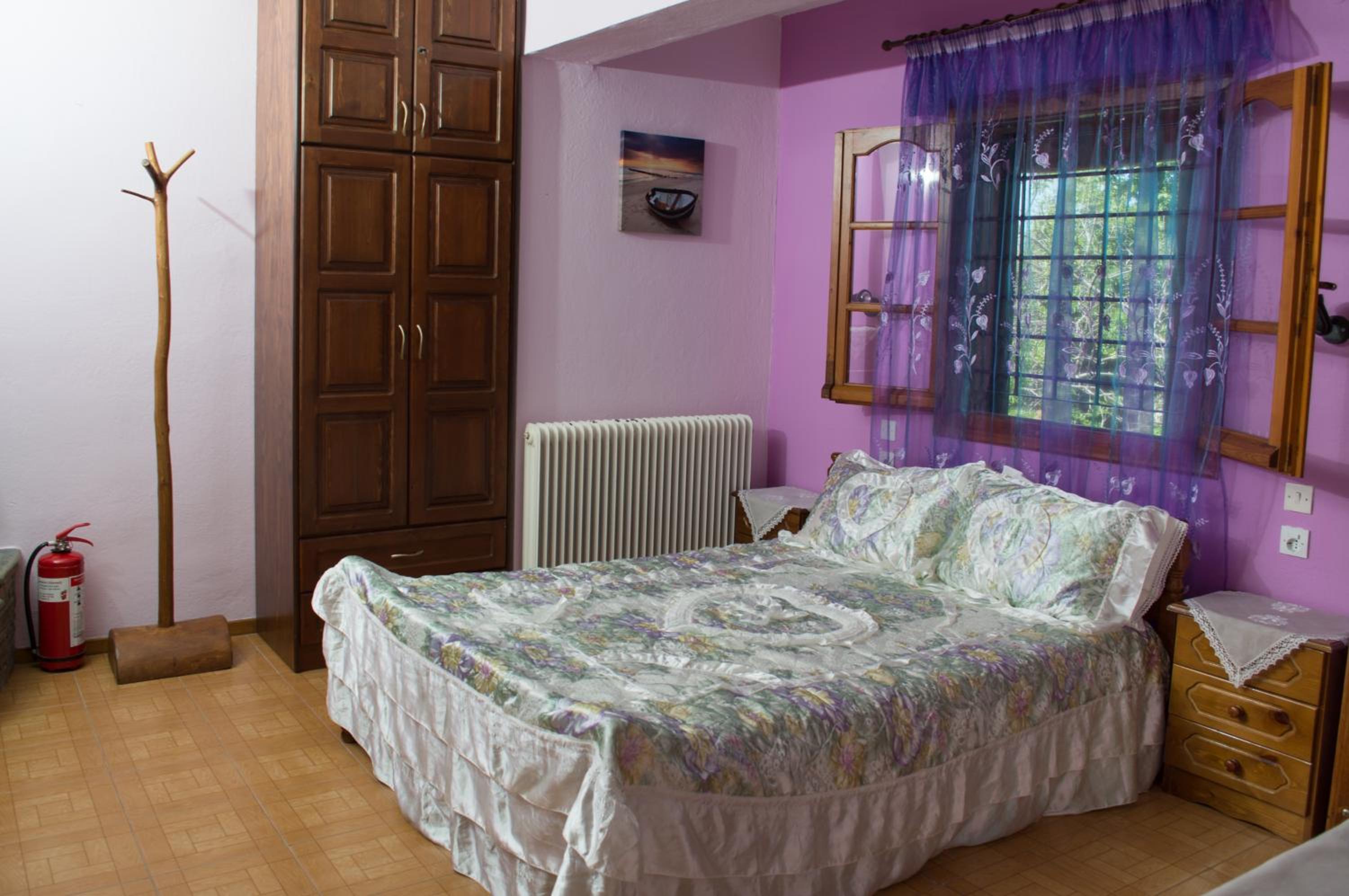 Studio with Fireplace and Garden View - Photo 4