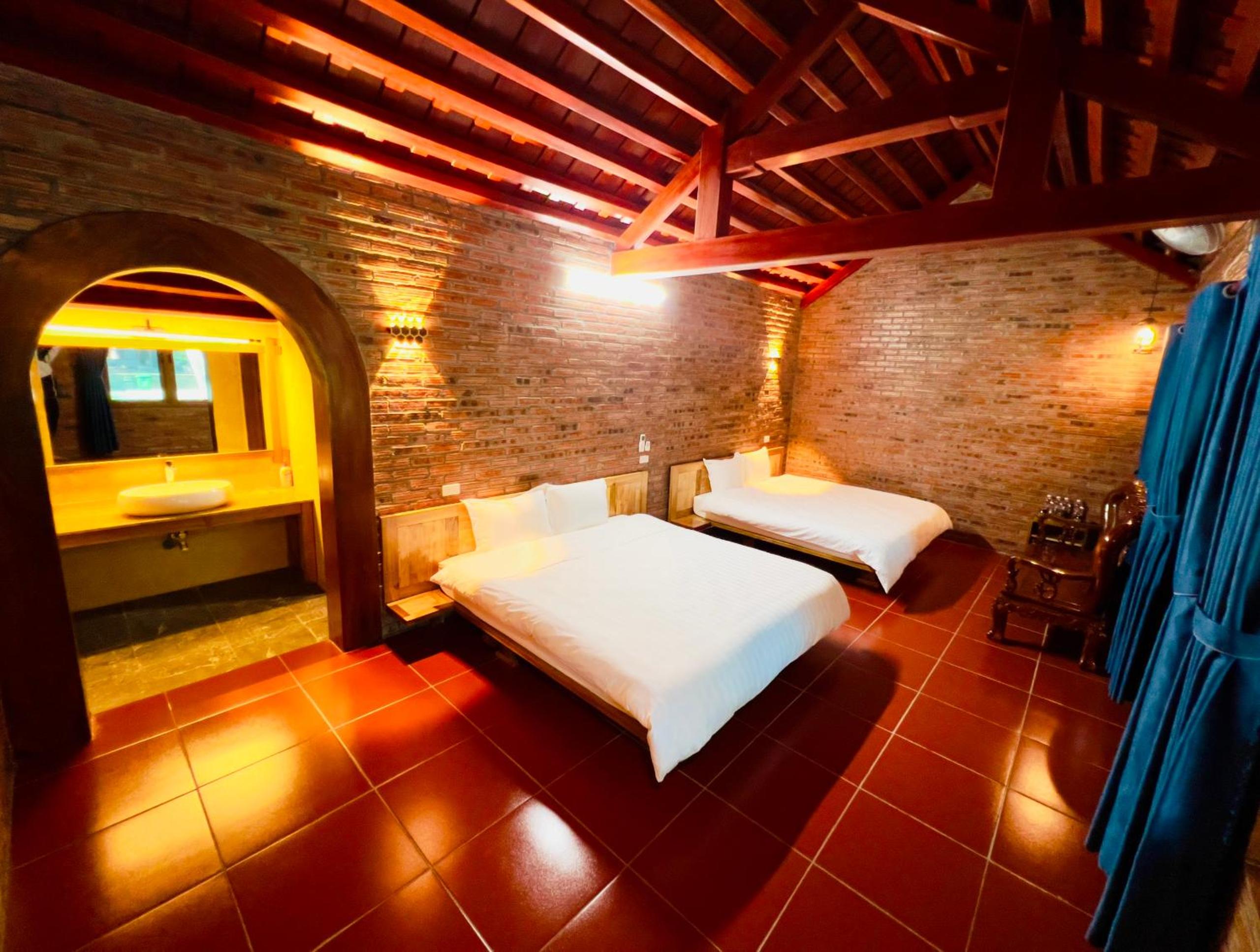 Triple Room with Pool View photo 3