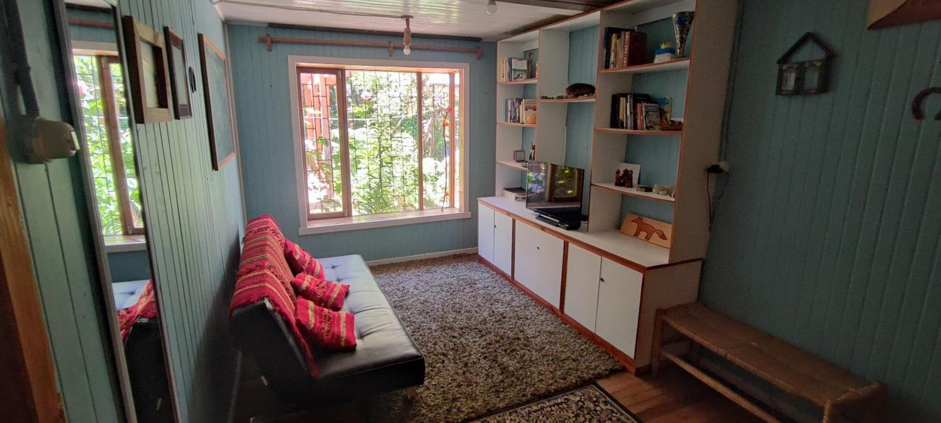 Five-Bedroom House photo 3