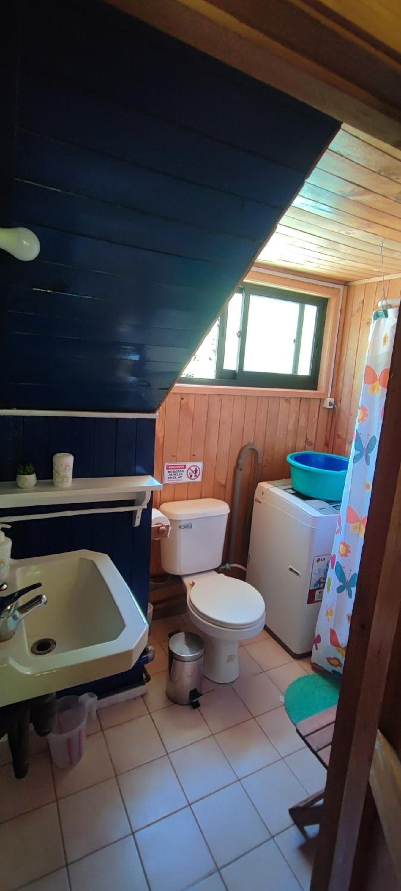 Five-Bedroom House photo 2