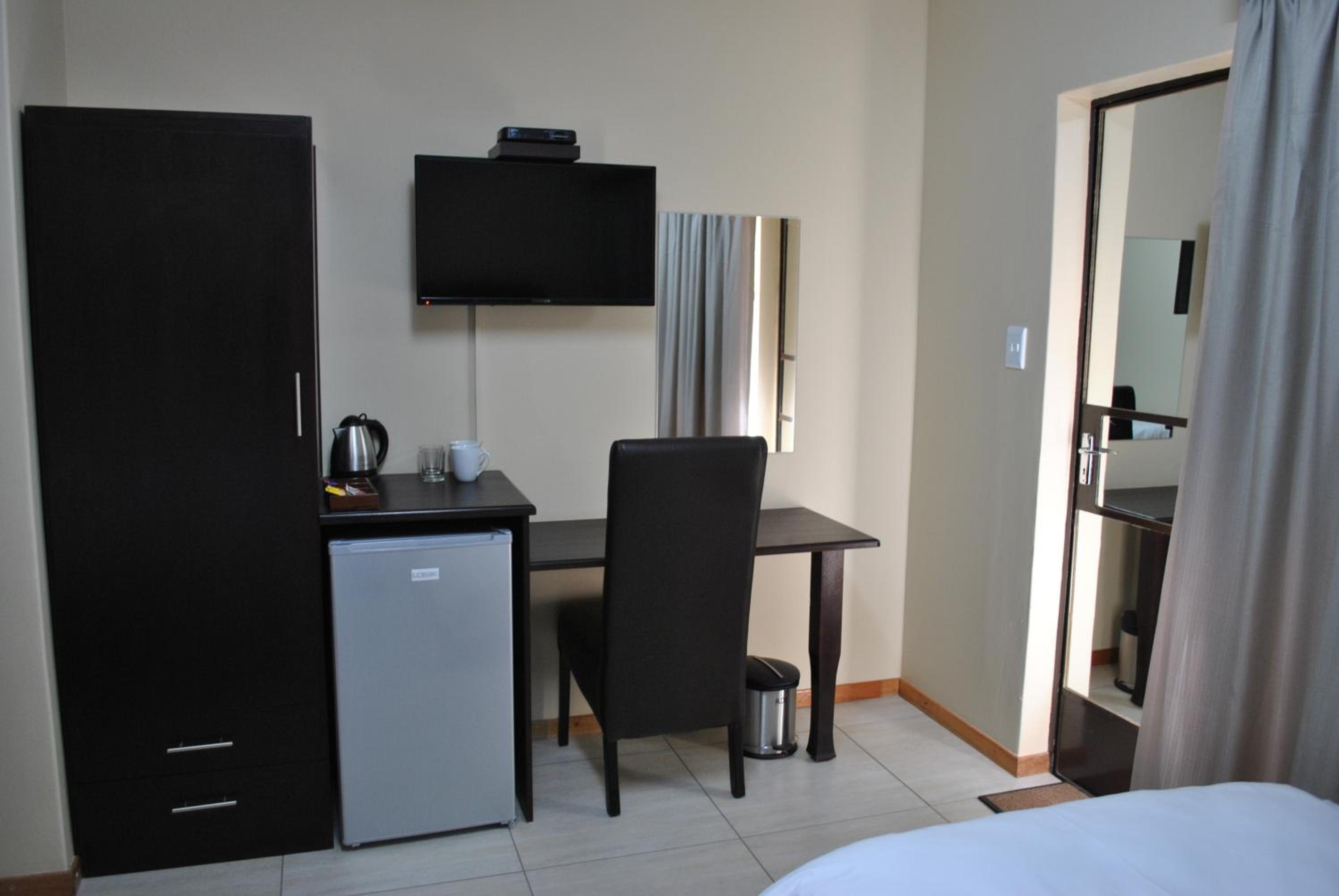 Twin Room - Photo 1