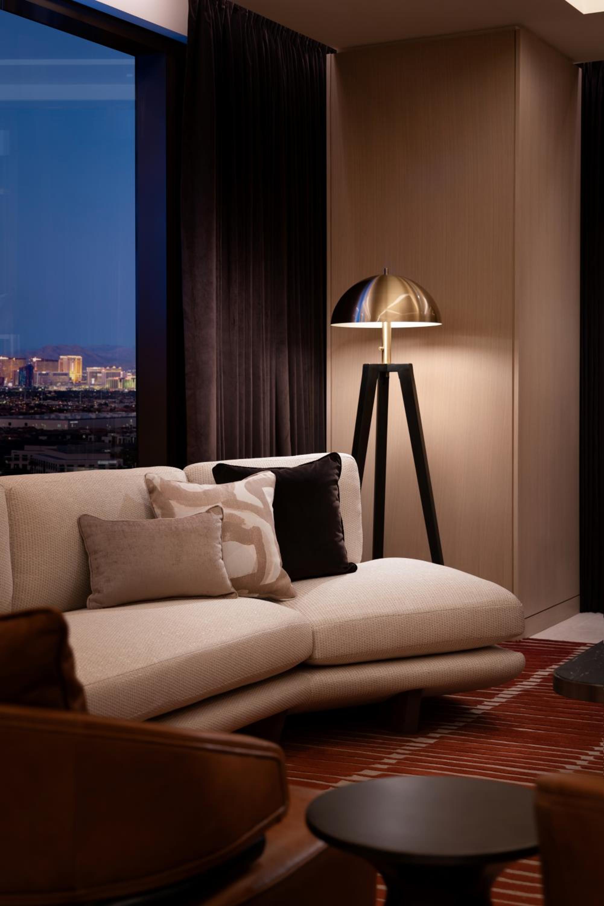 Salon King Suite - Photo 5