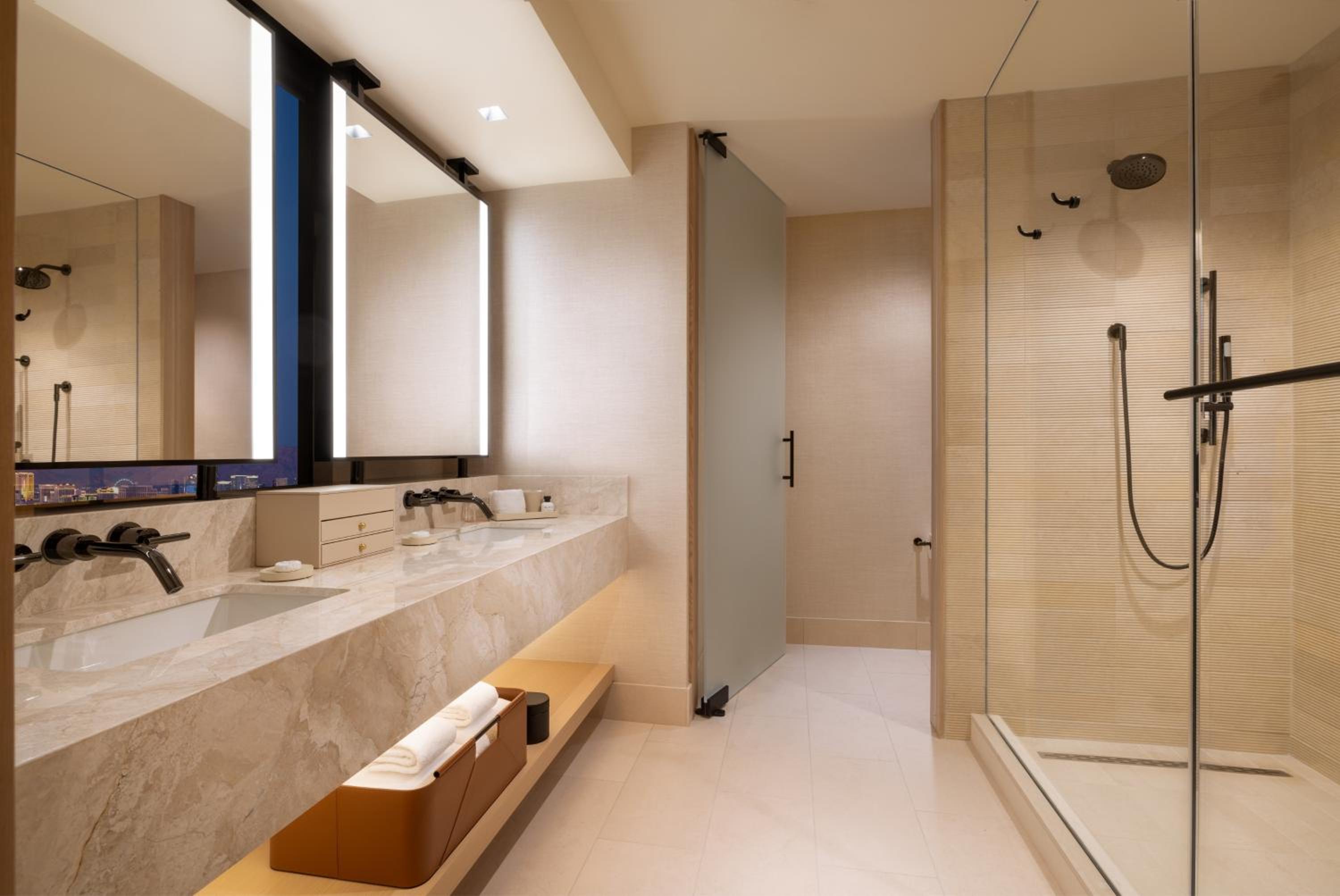 Salon King Suite - Photo 6
